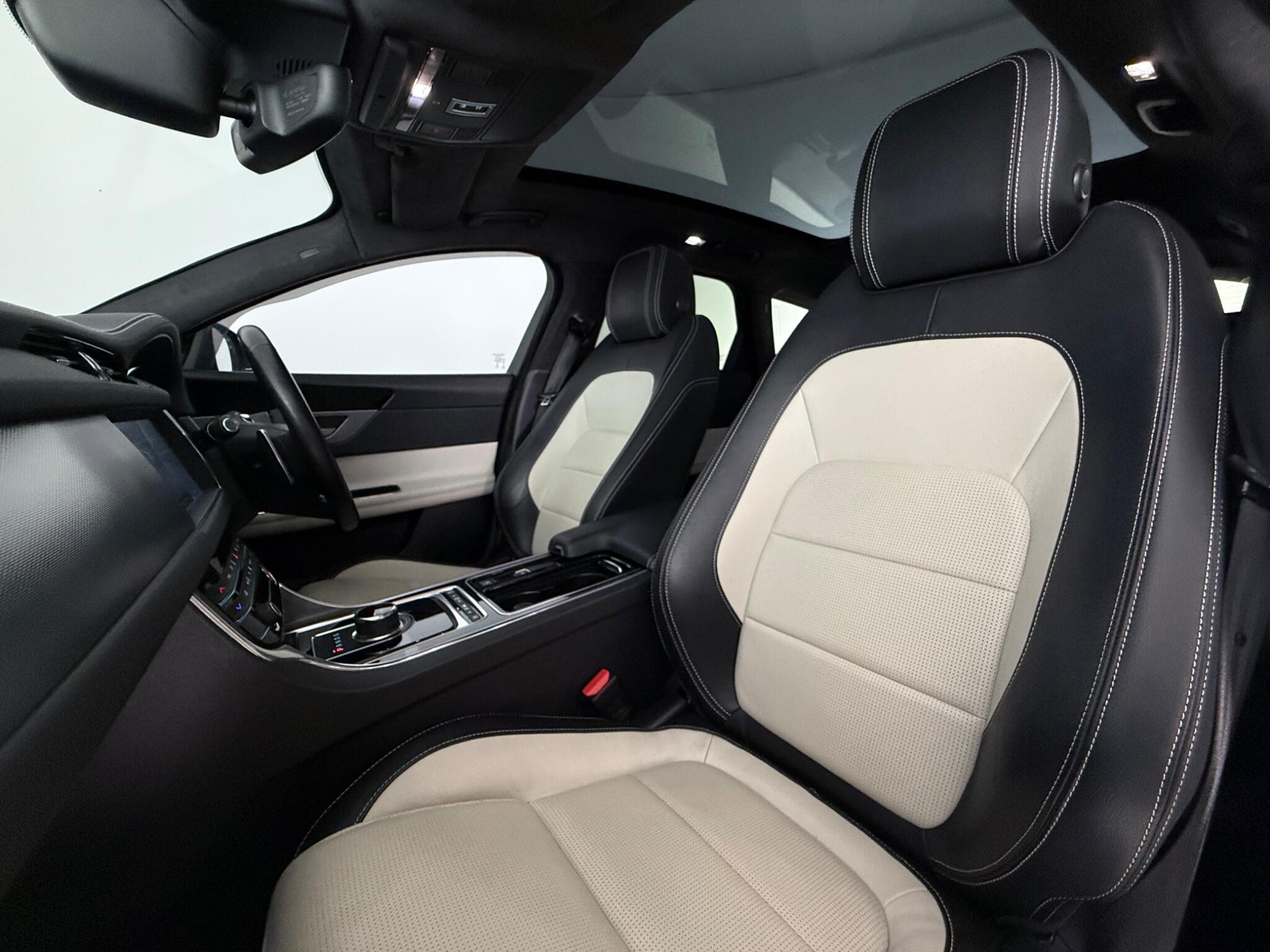 Jaguar XF view 29
