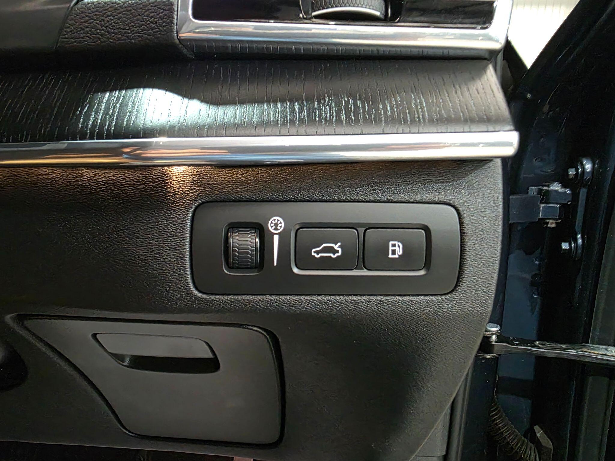Volvo XC90 view 23