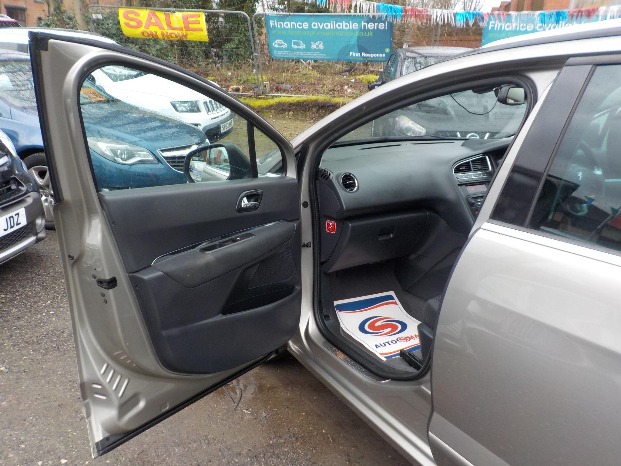 Peugeot 5008 1.6 HDi Allure Euro 5 5dr