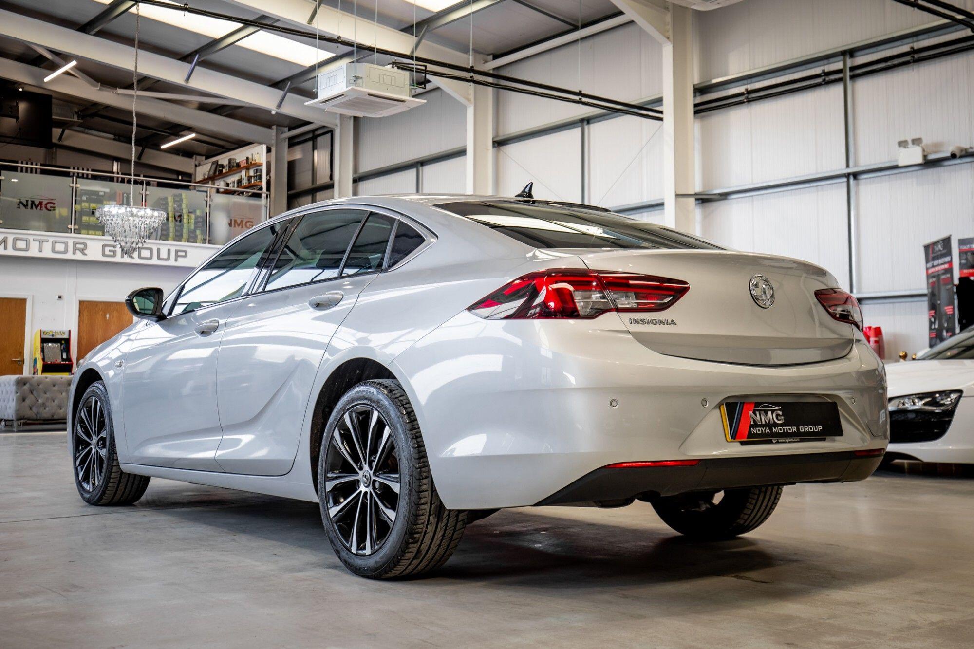 Vauxhall Insignia view 4