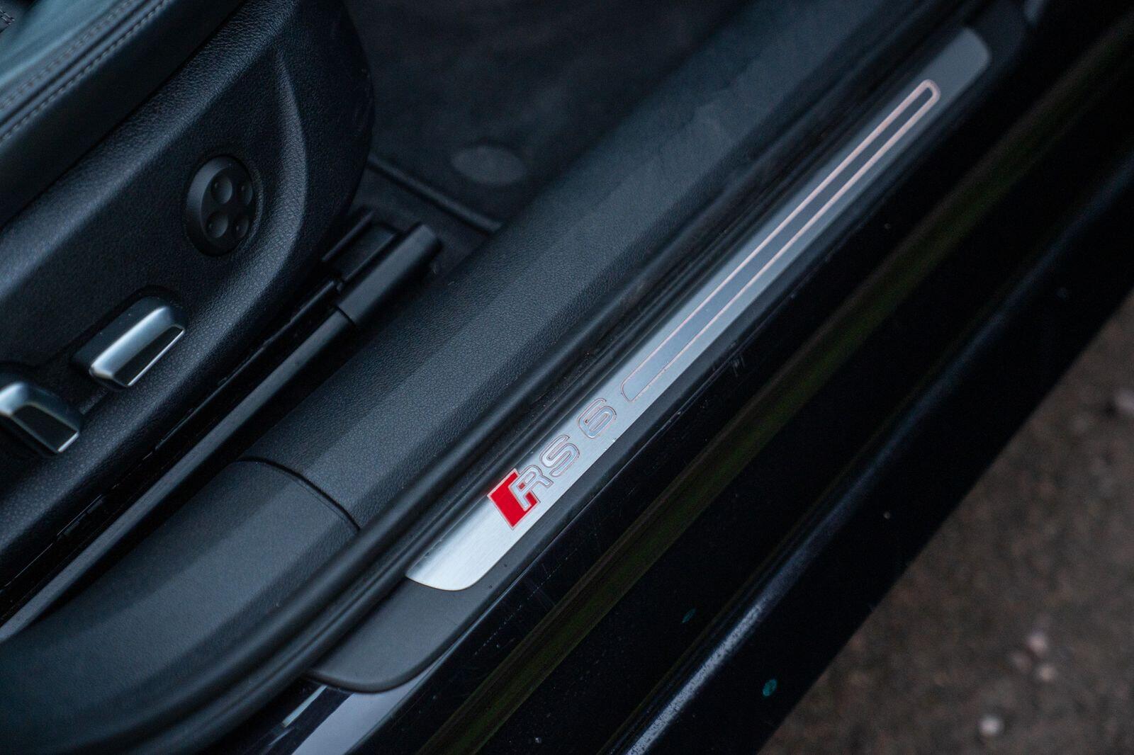 Audi RS6 Avant view 21