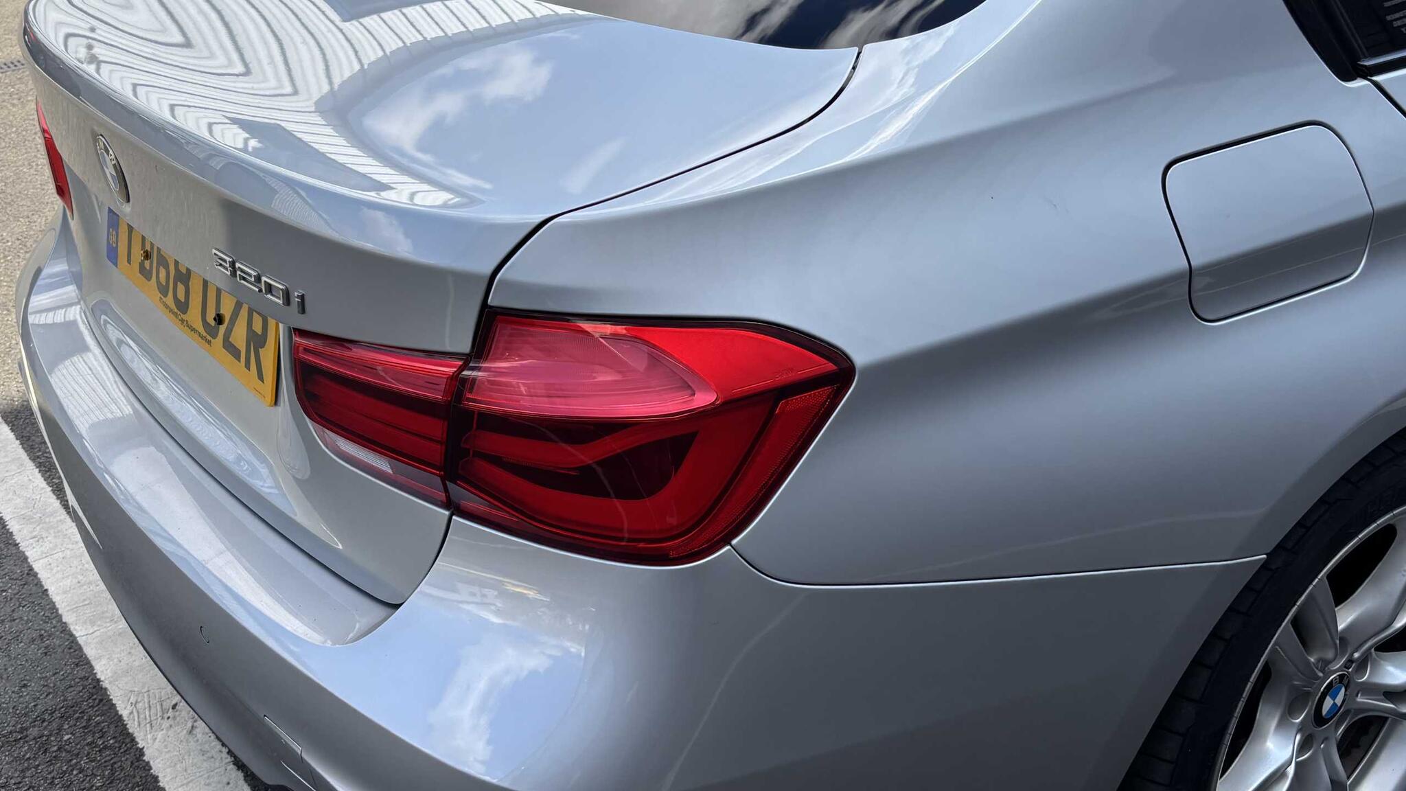 BMW 3 Series view 40