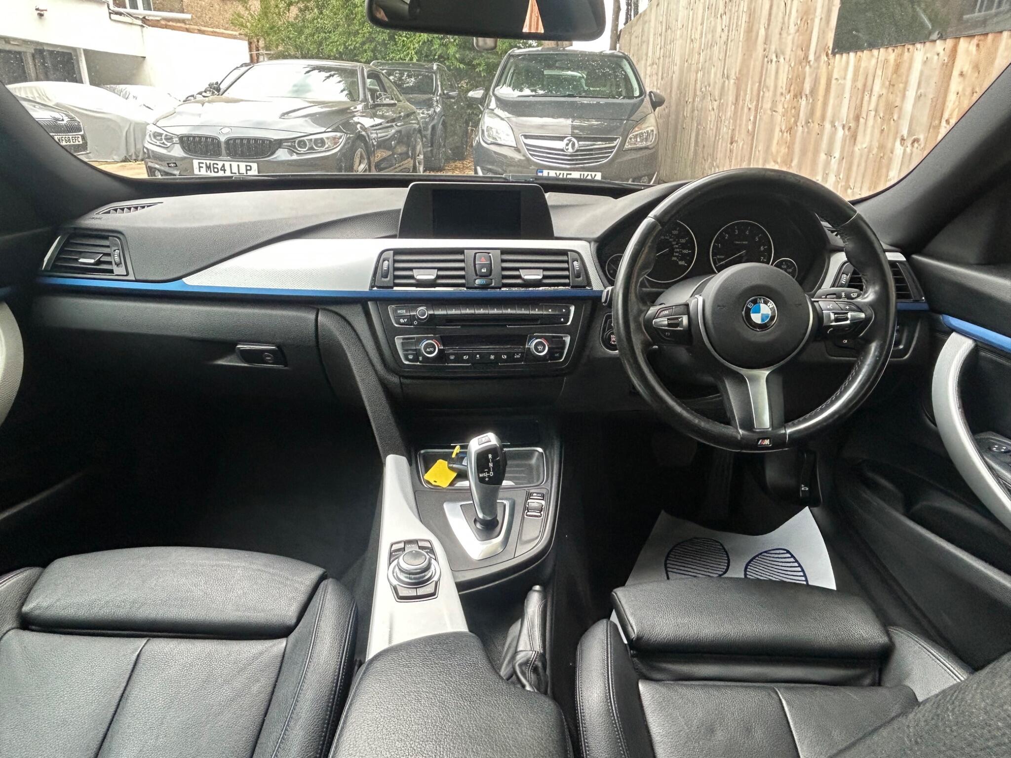 BMW 3 Series view 31