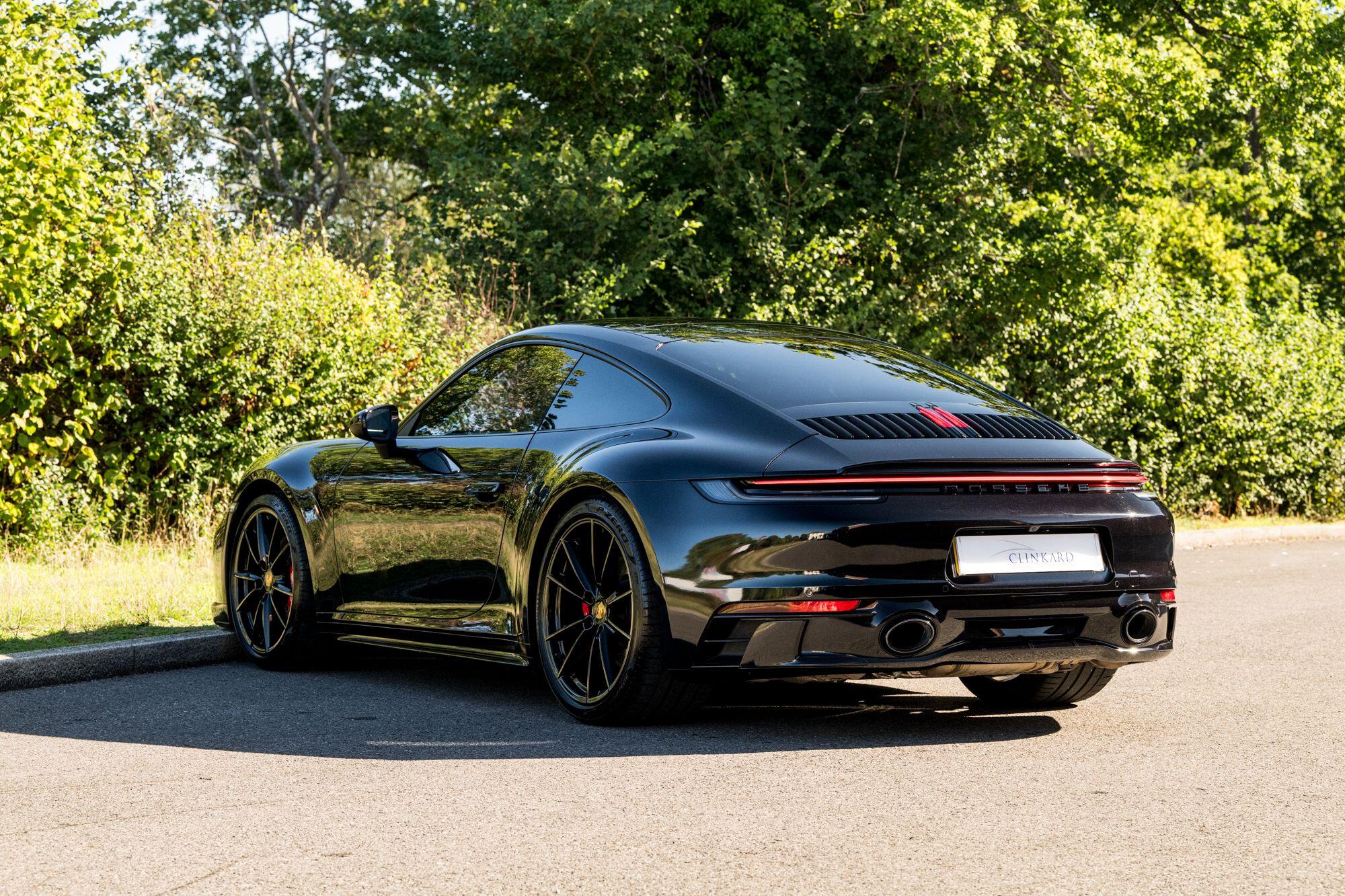 Porsche 911 view 6