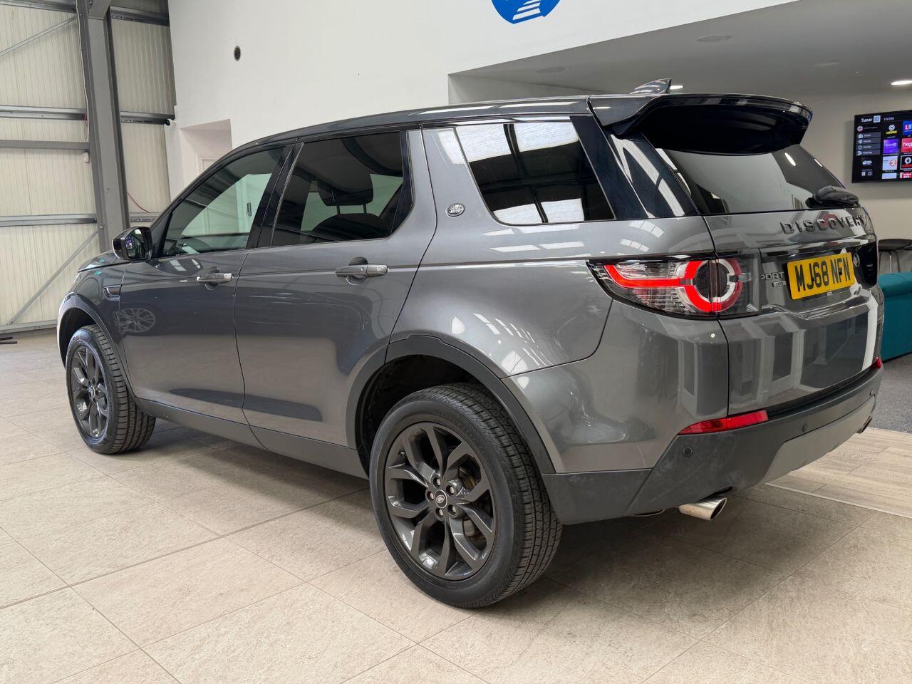 Land Rover Discovery Sport view 8