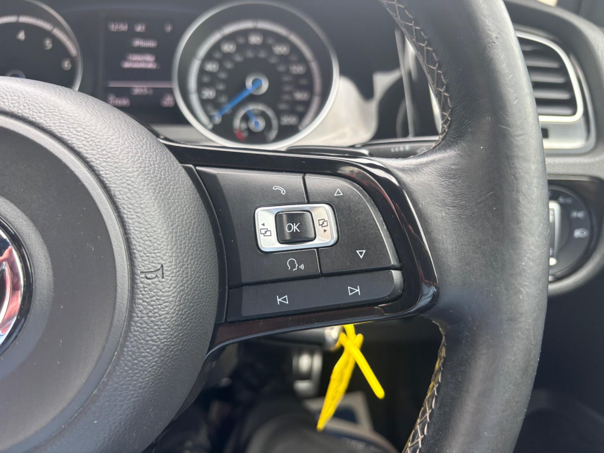 Volkswagen Golf view 34