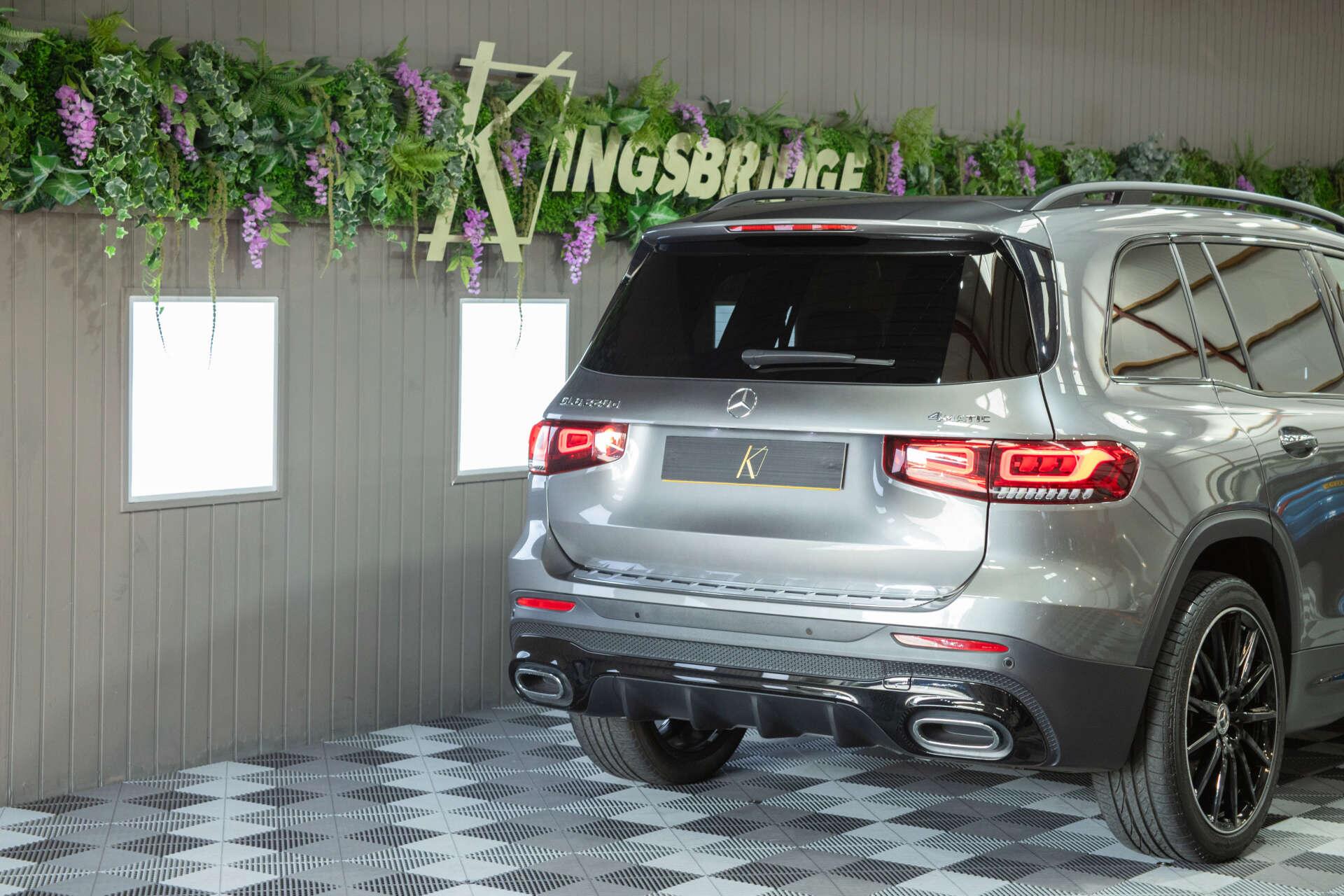 Mercedes-Benz GLB view 16