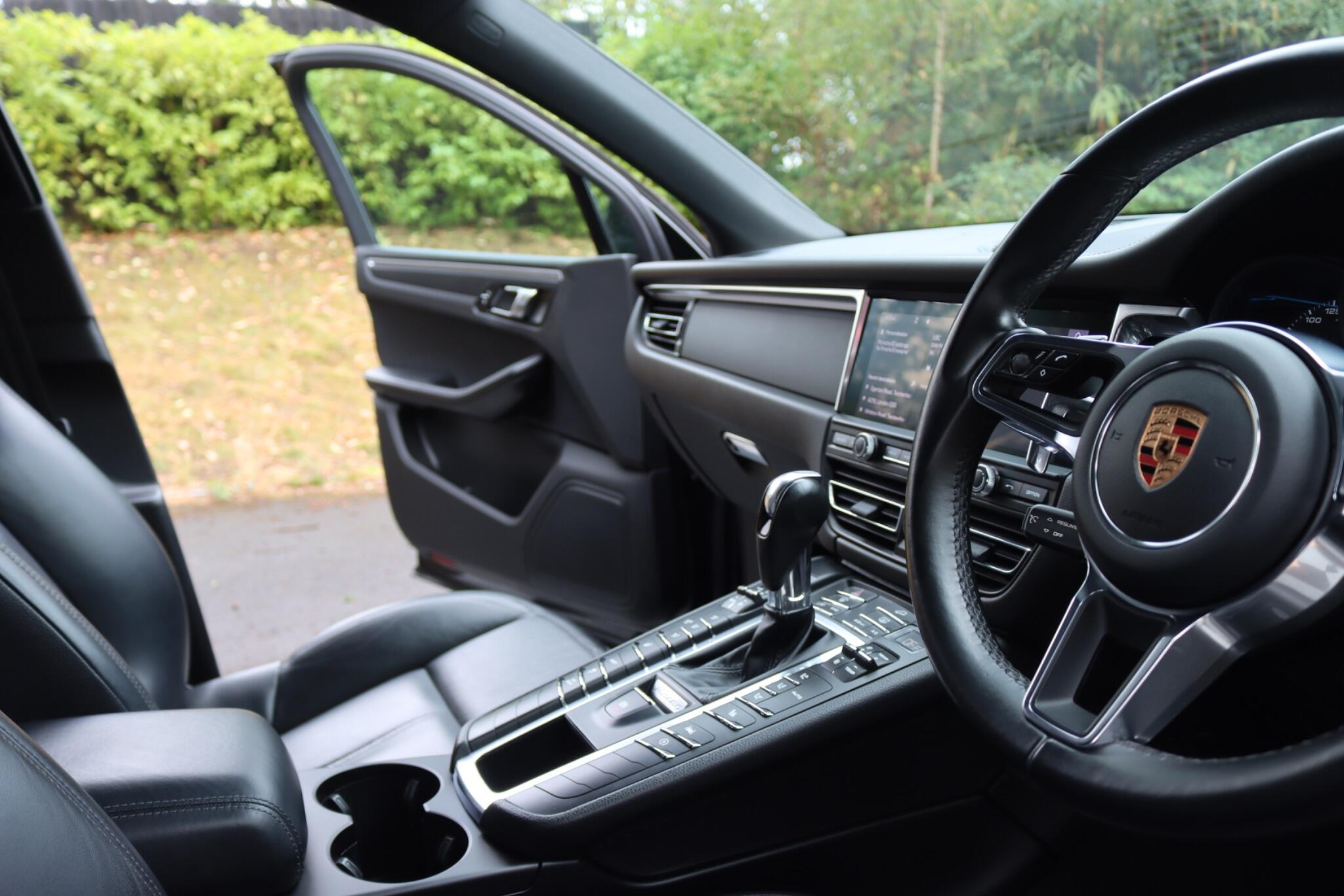 Porsche Macan view 49