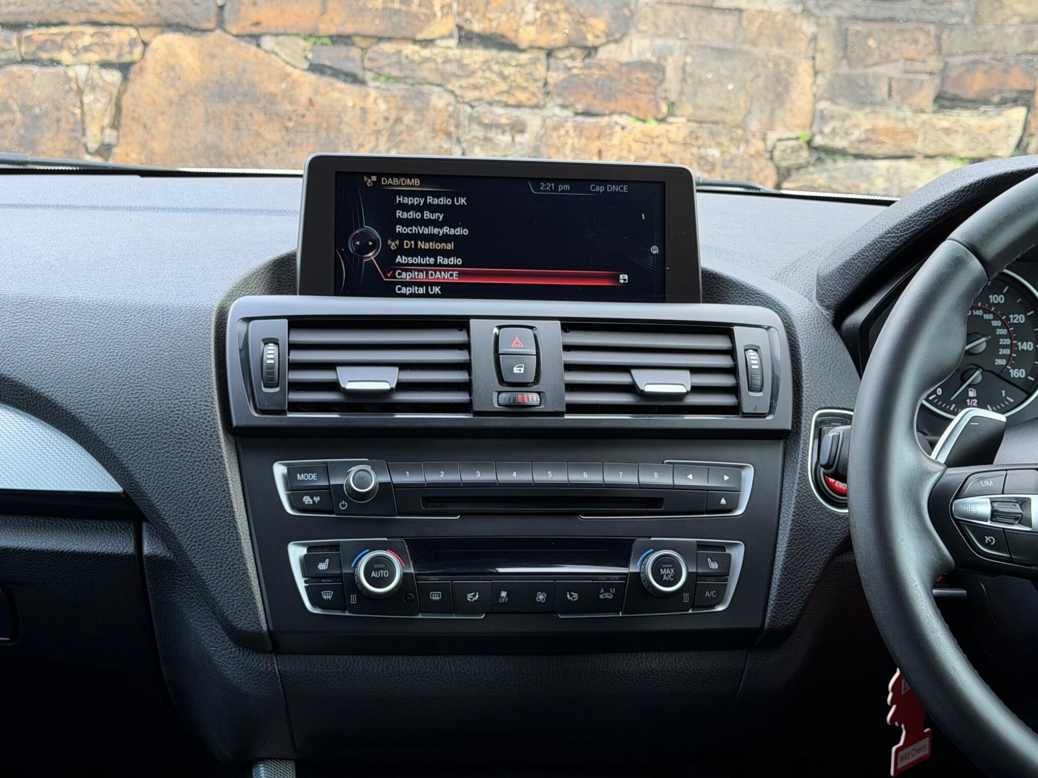 BMW 1 Series view 27