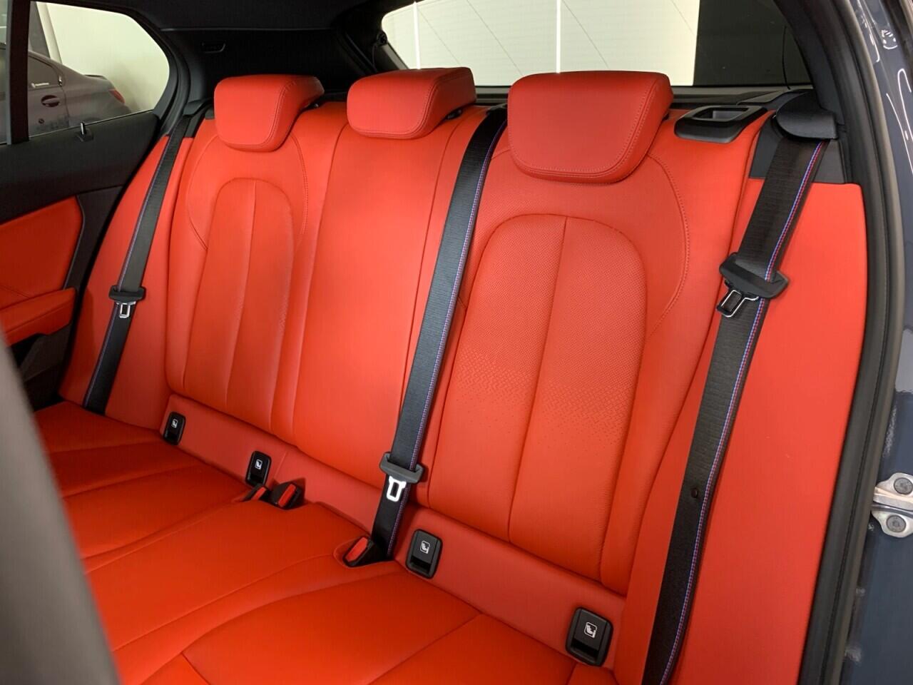 BMW 1 Series view 31