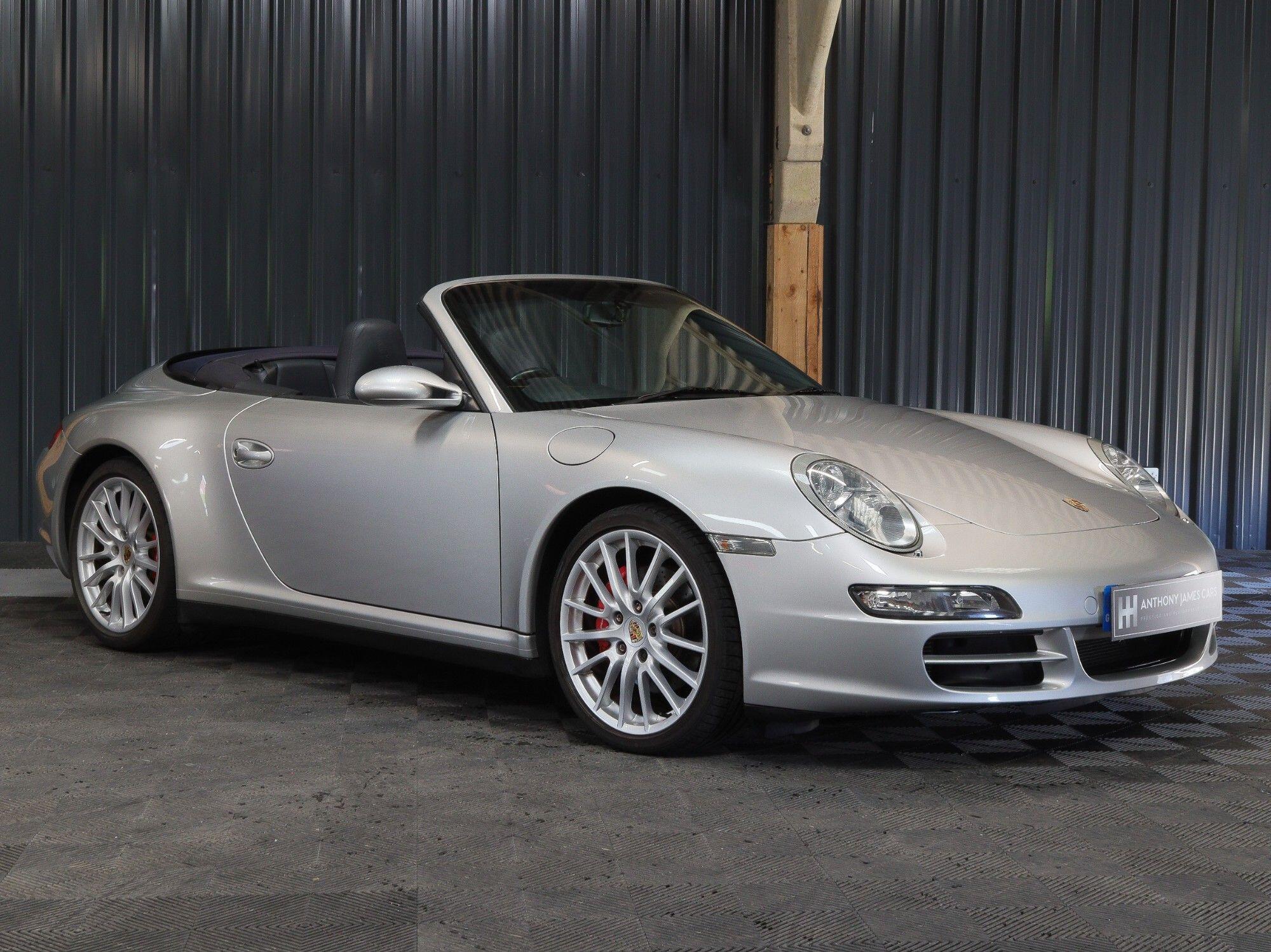 Porsche 911 view 13