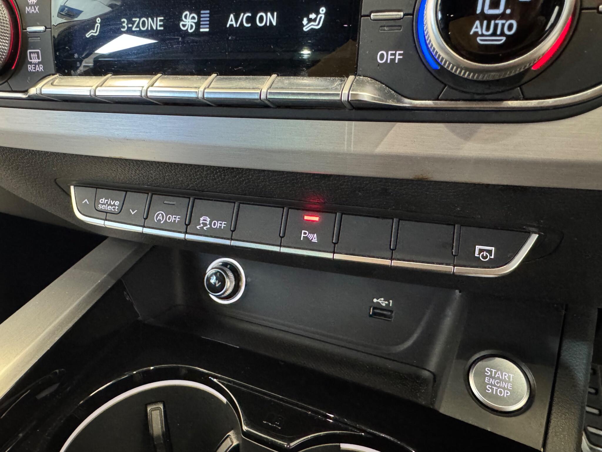 Audi A4 view 43