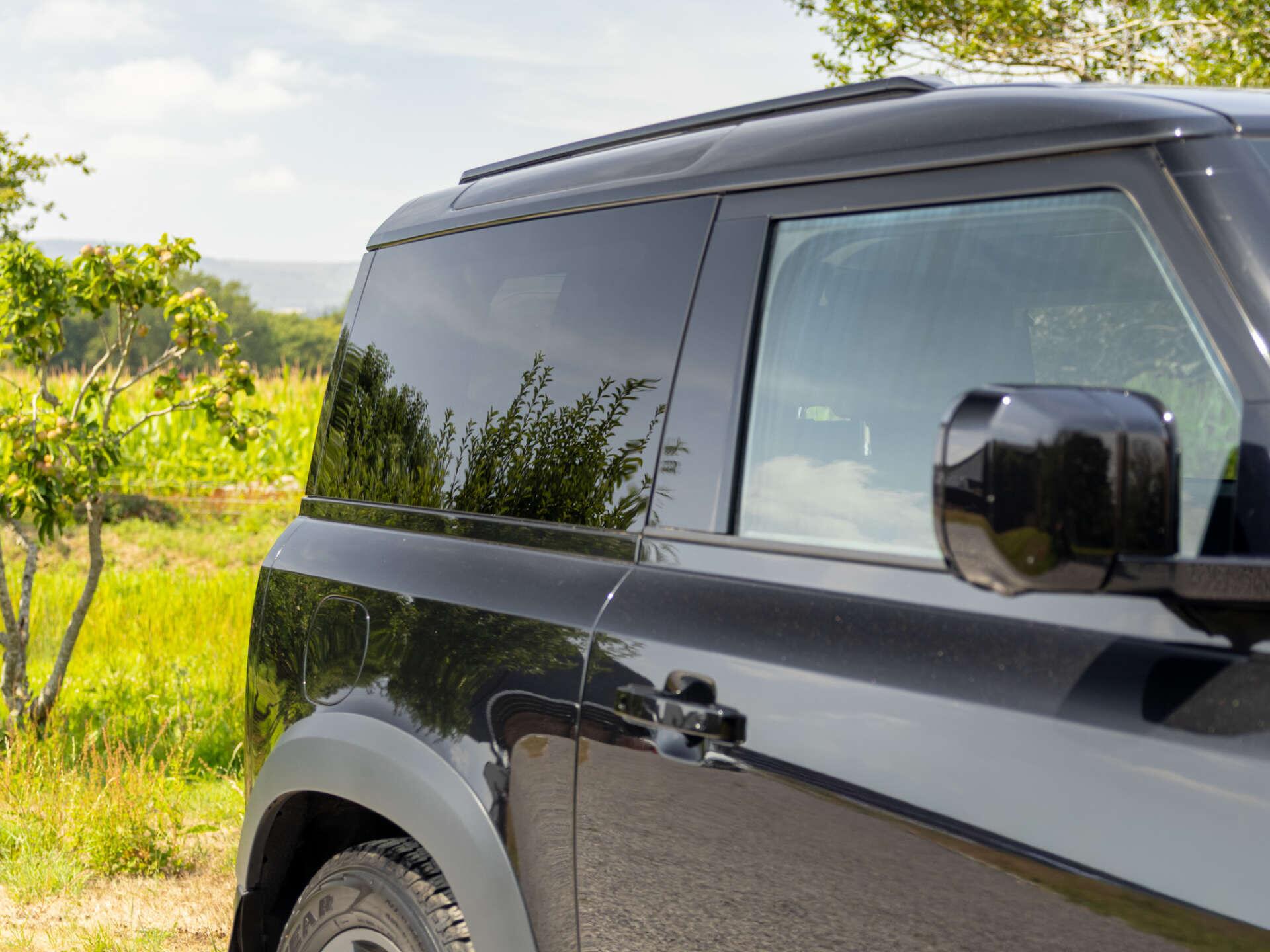 Land Rover Defender view 27