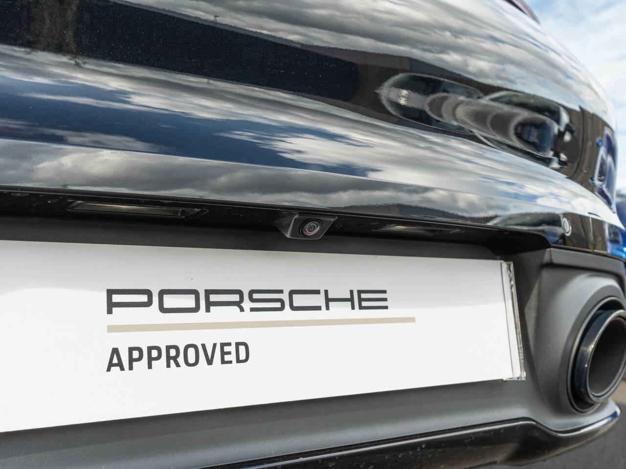 Porsche 911 view 12