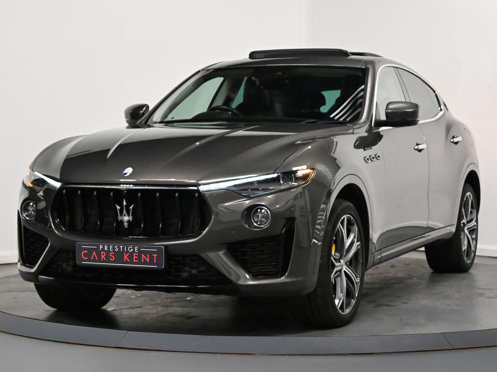 Maserati Levante view 6