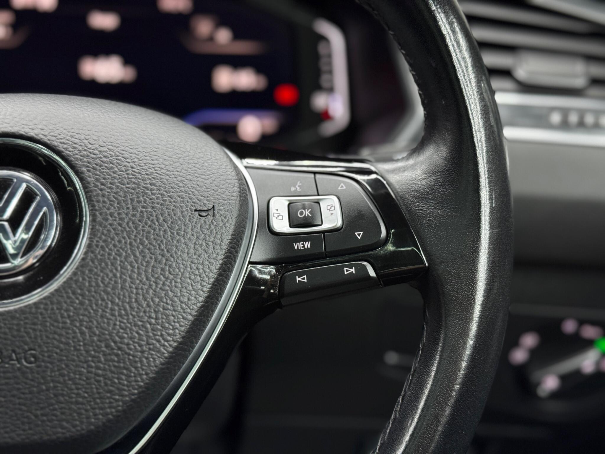 Volkswagen Tiguan Allspace view 22