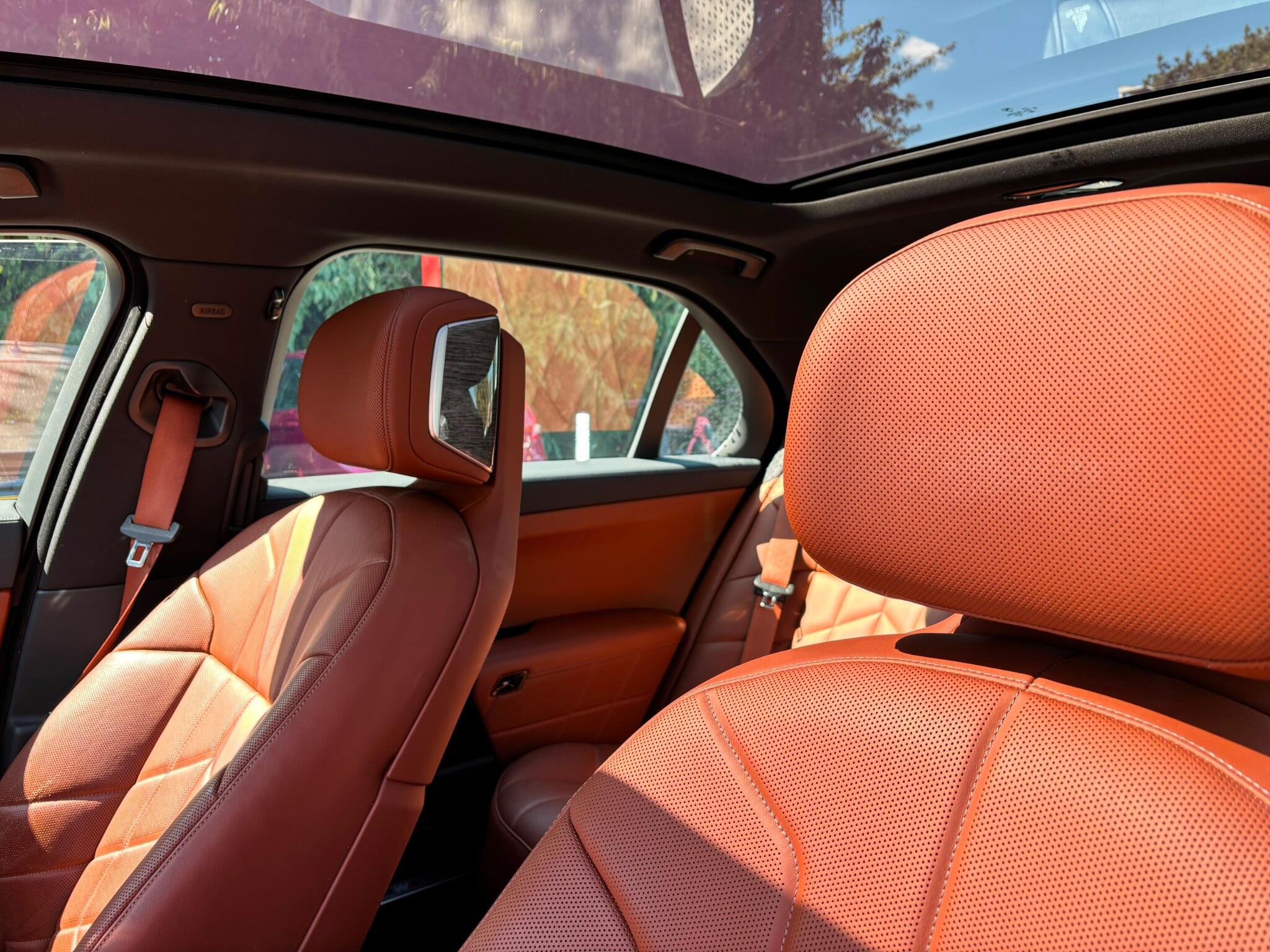 BMW I7 view 7