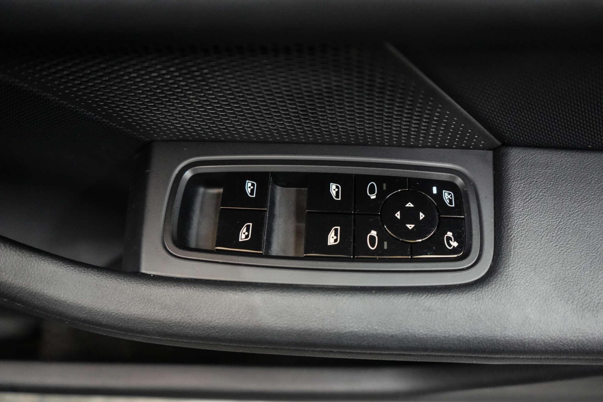 Porsche Taycan view 22