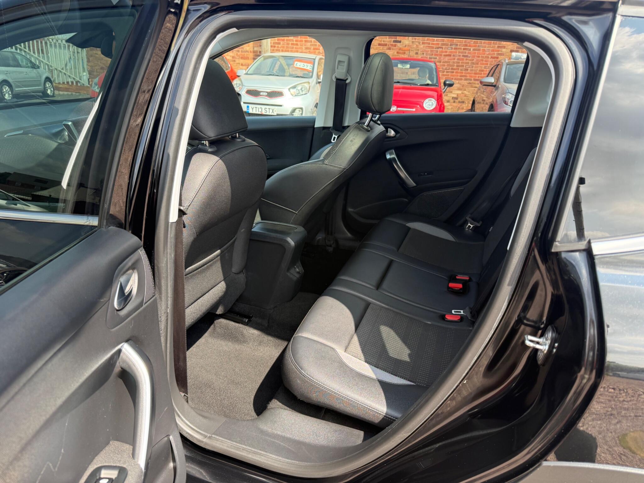 Peugeot 2008 view 26