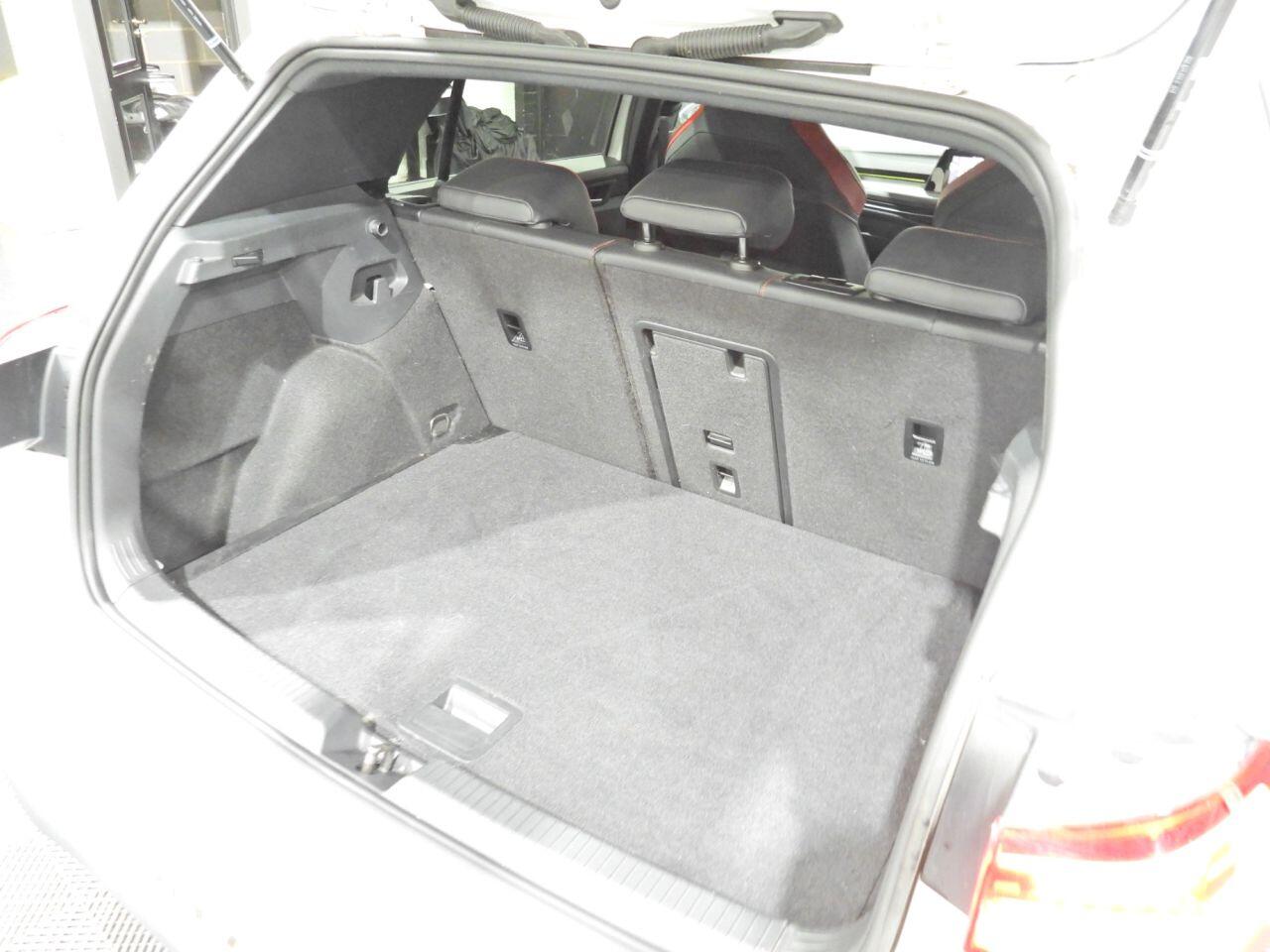 Volkswagen Golf view 34