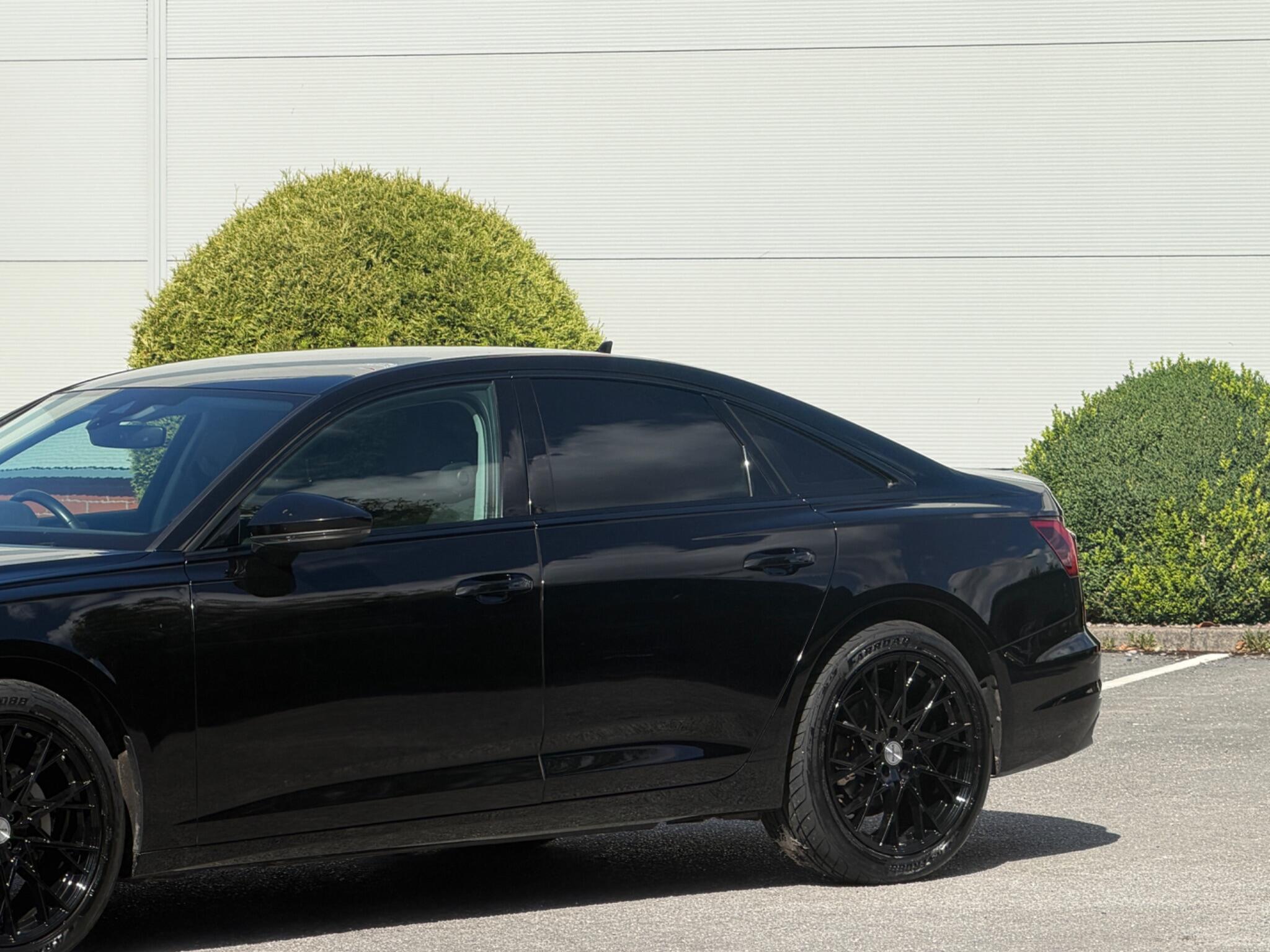 Audi A6 Saloon view 18