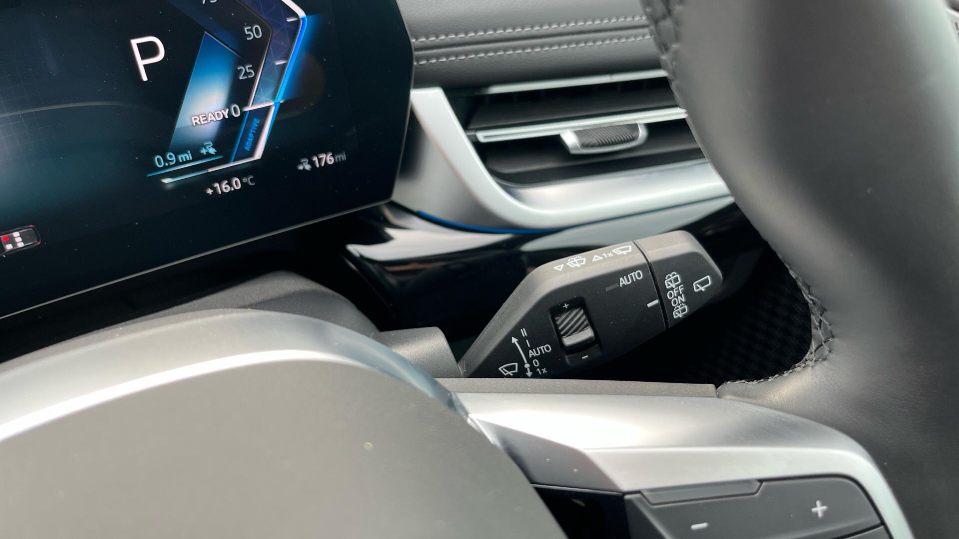 BMW iX1 view 60