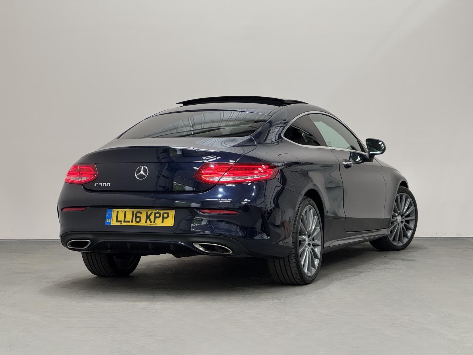 Mercedes-Benz C Class view 16