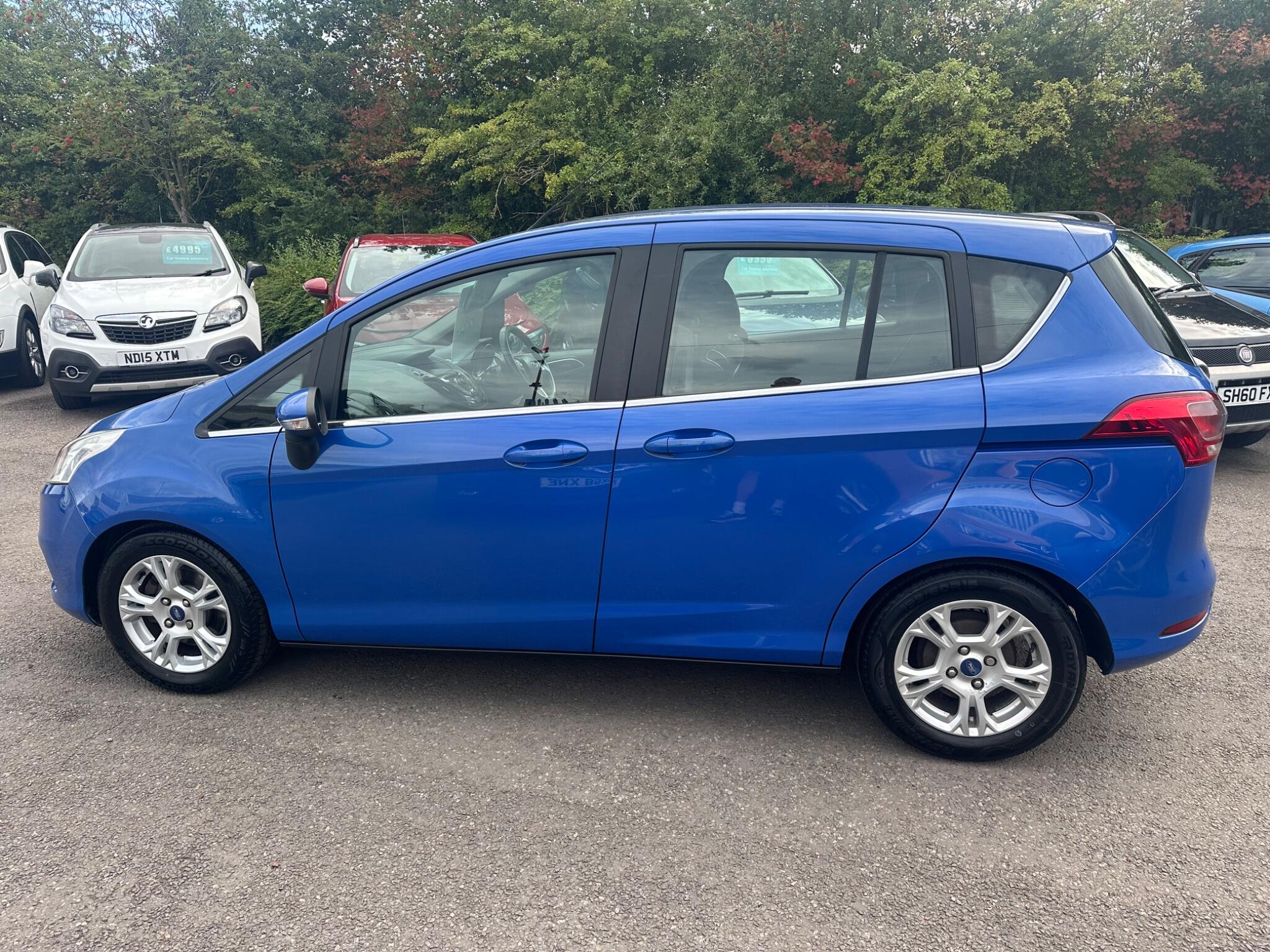 Ford B-Max view 6