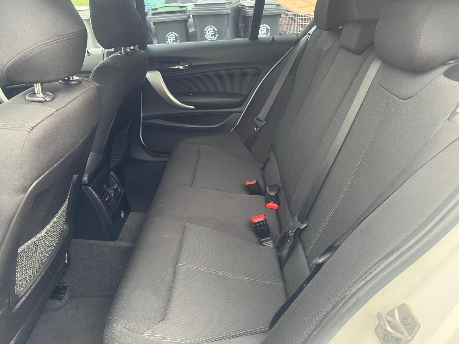 BMW 1 Series view 18