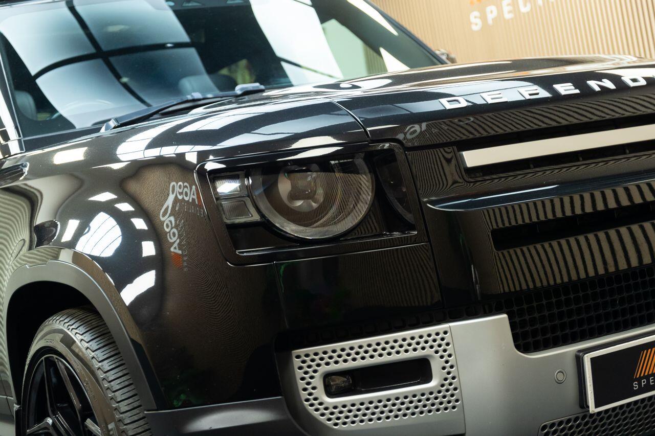 Land Rover Defender 110 view 51