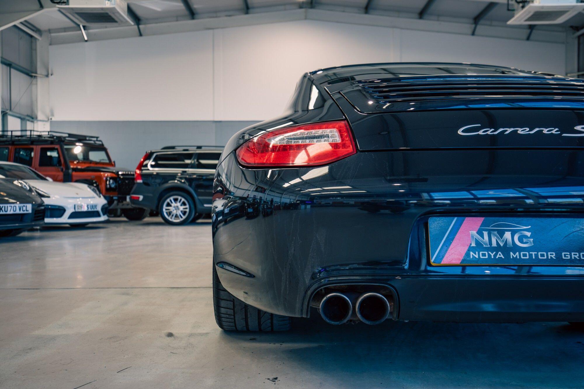 Porsche 911 view 50