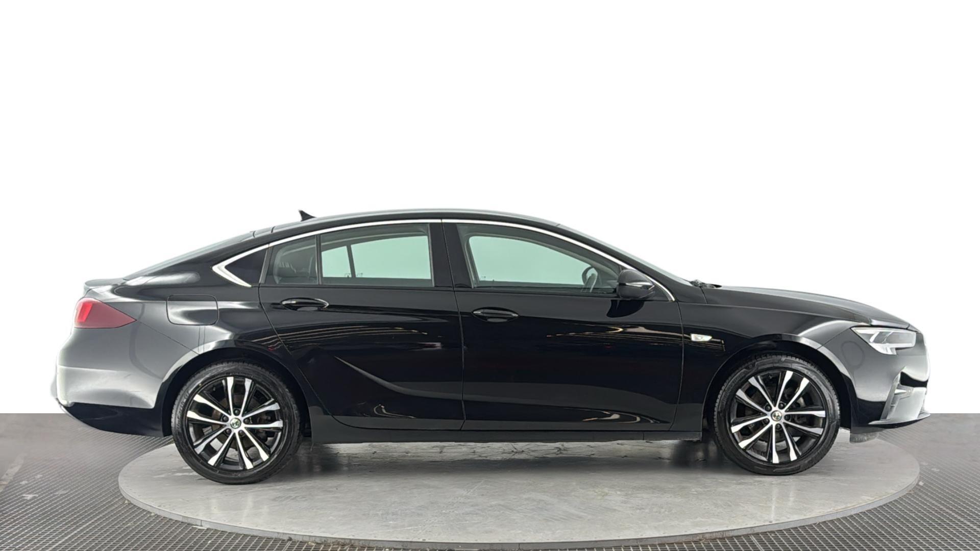 Vauxhall Insignia view 3