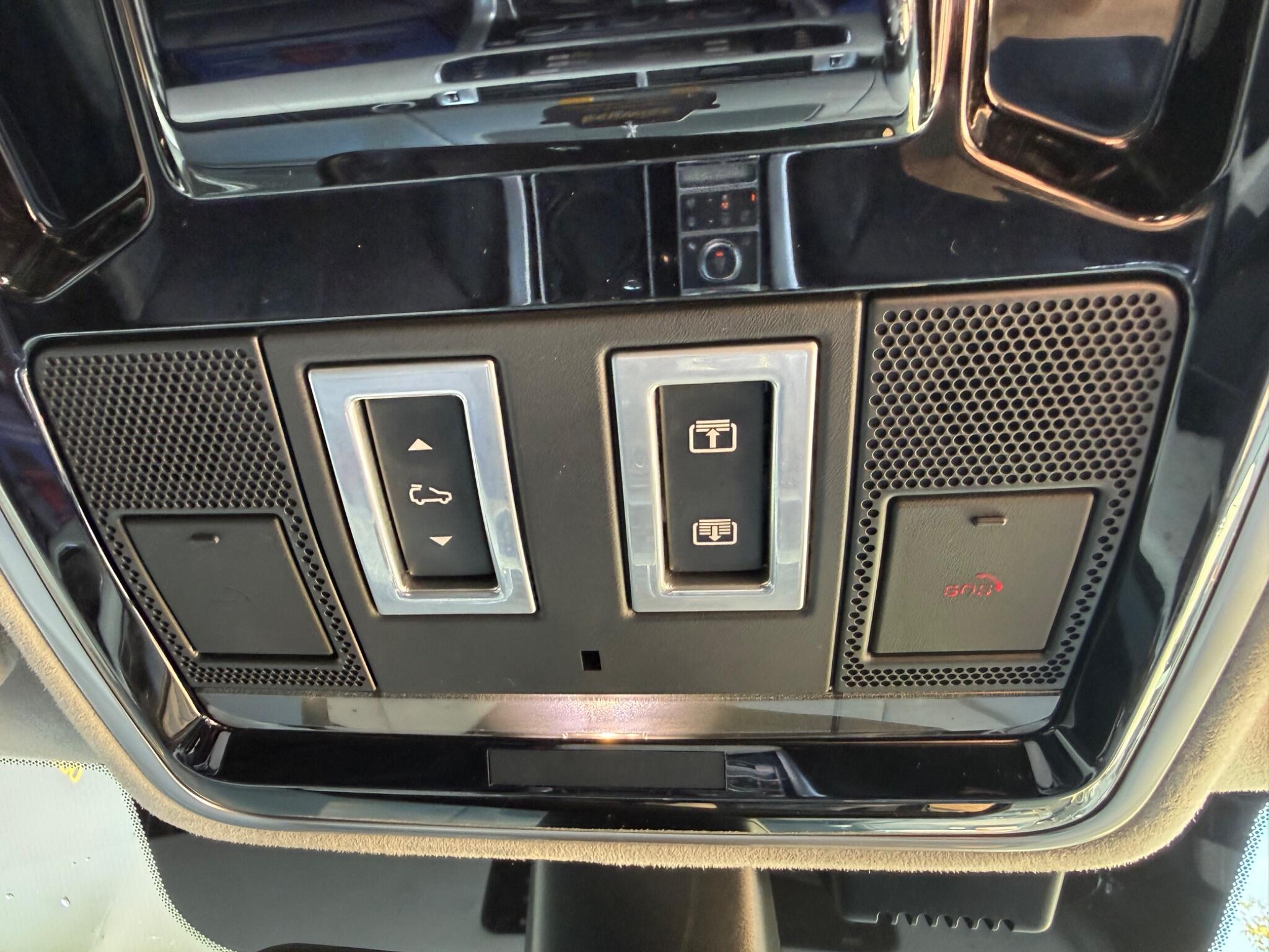 Land Rover Range Rover Sport view 27
