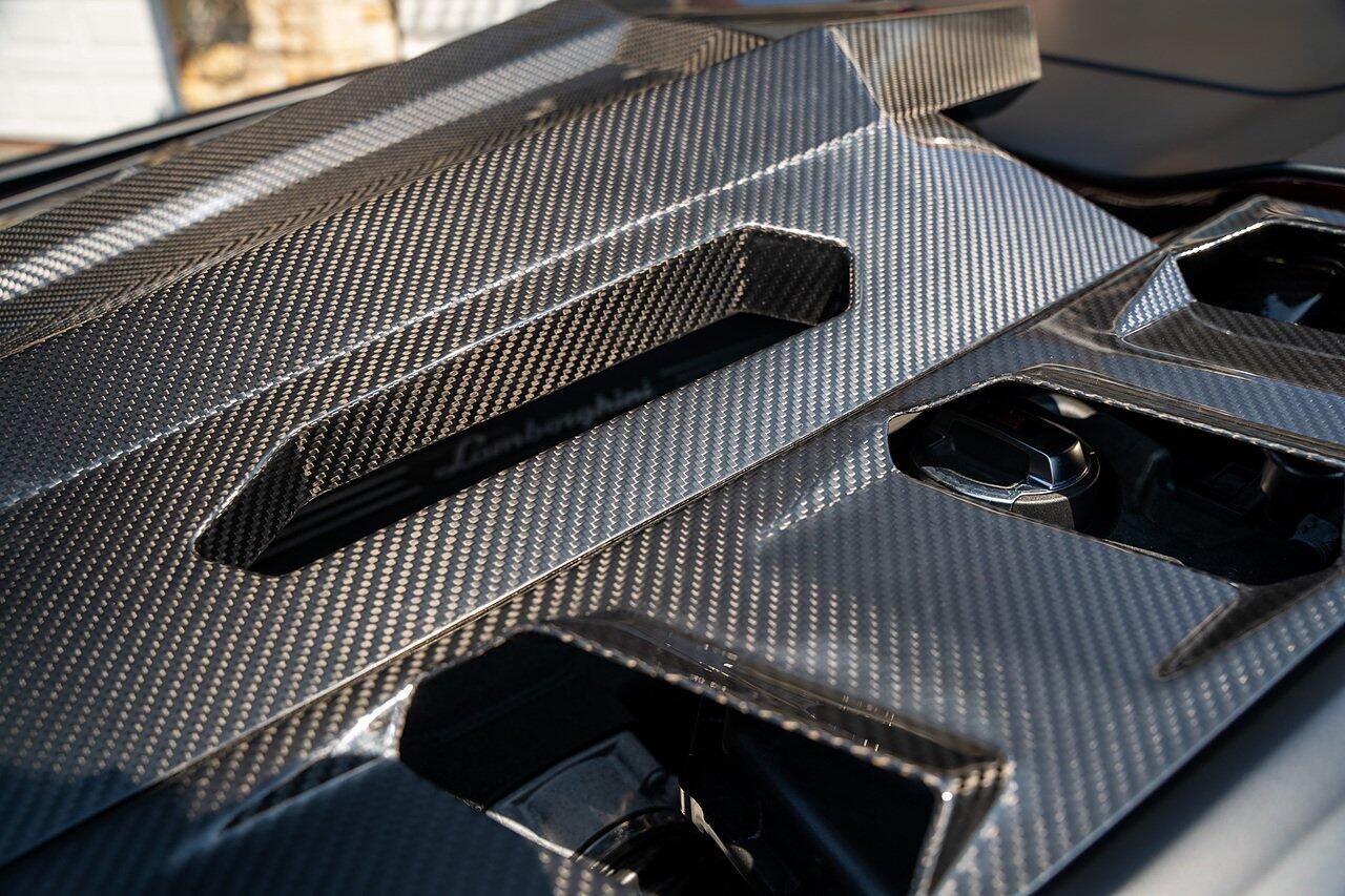 Lamborghini Revuelto view 27