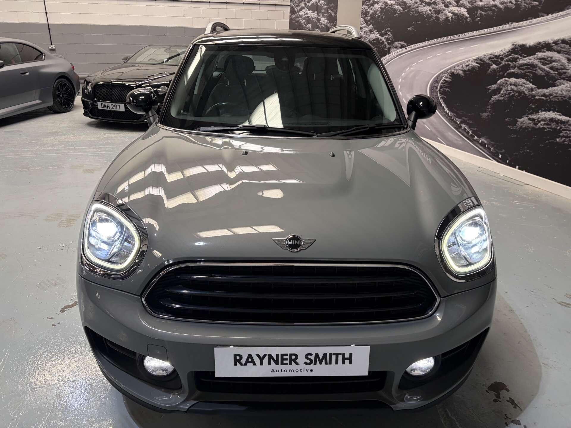 Mini Countryman view 3