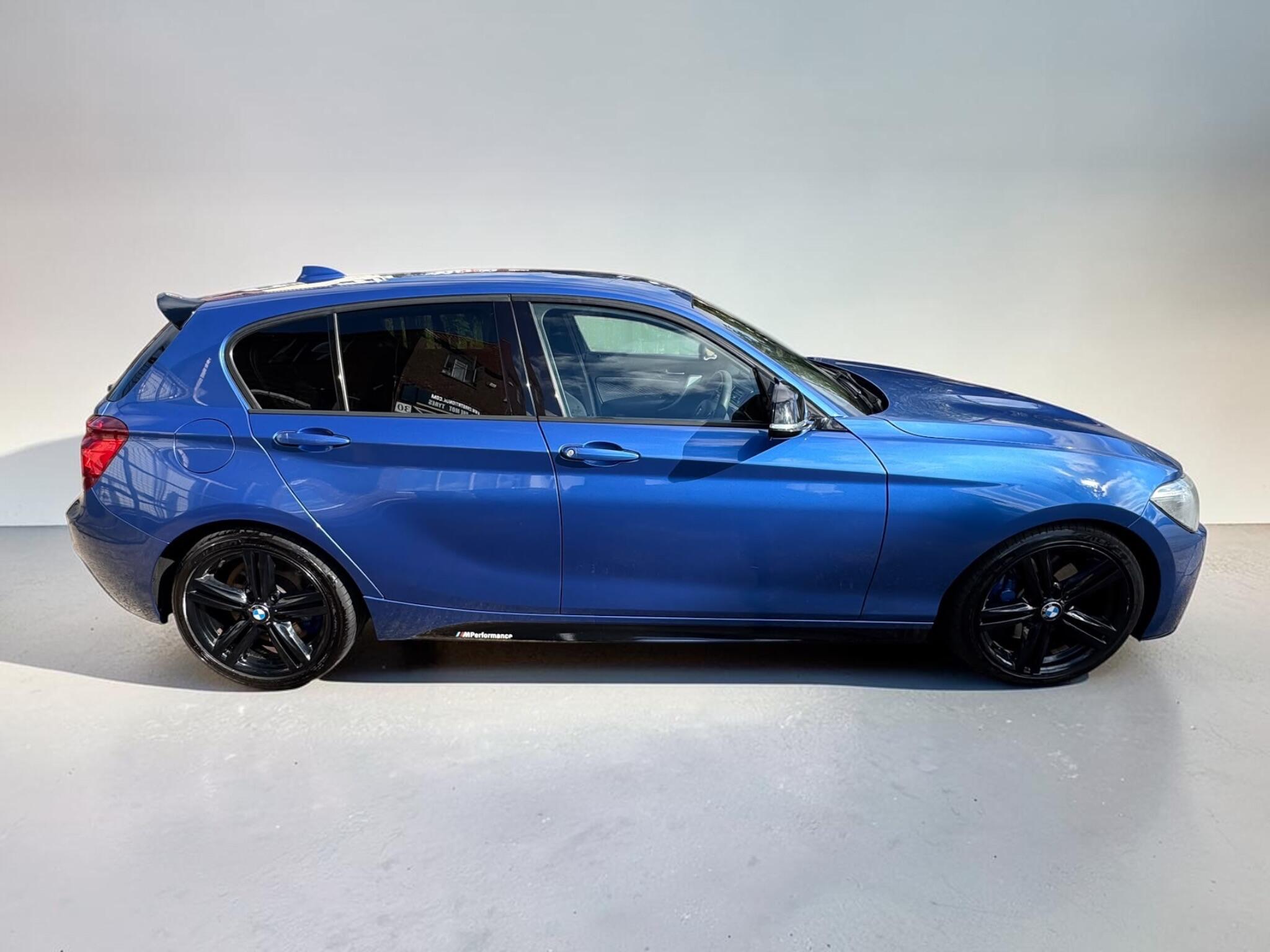 BMW 1 Series view 9