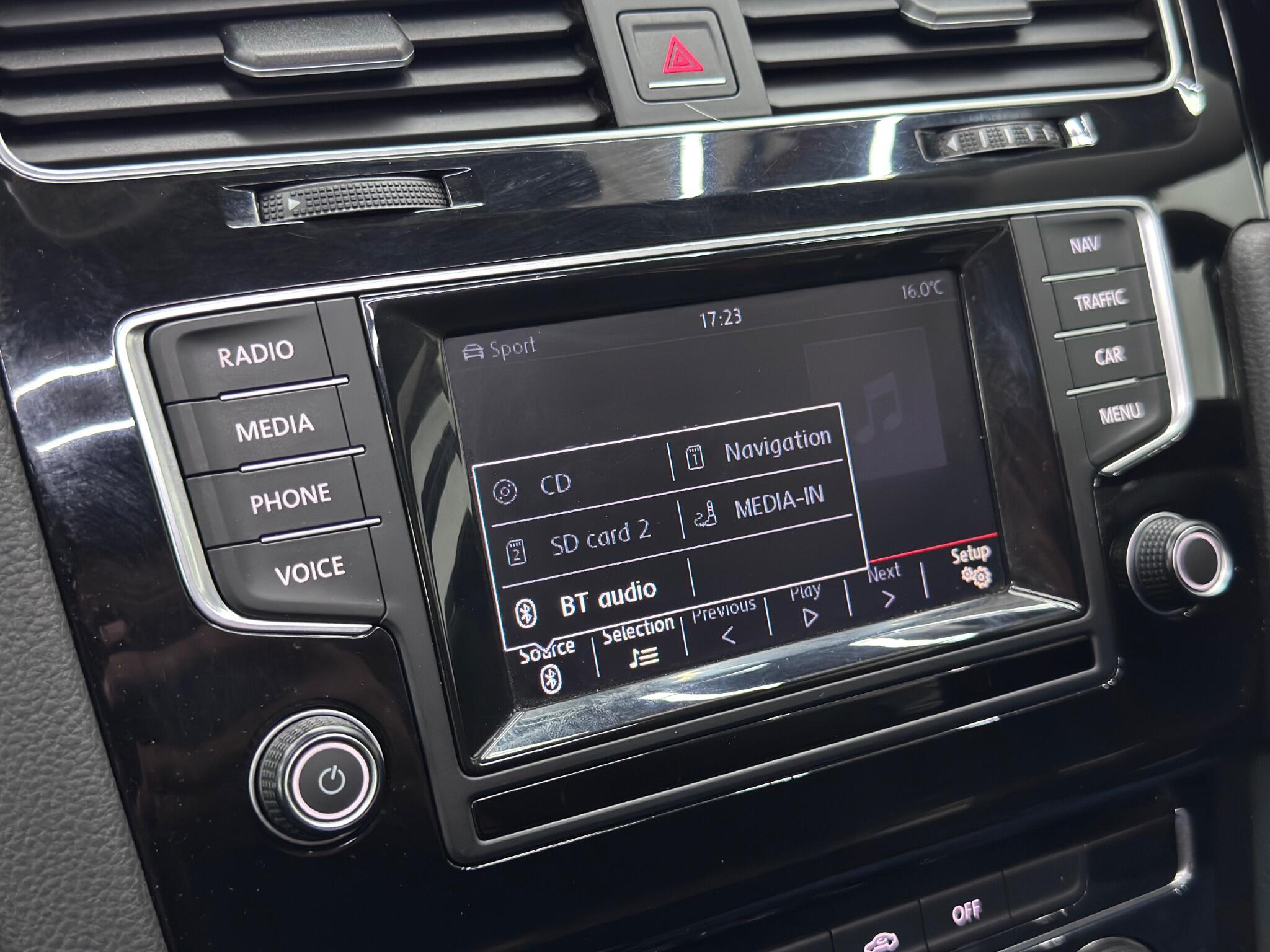 Volkswagen Golf view 37