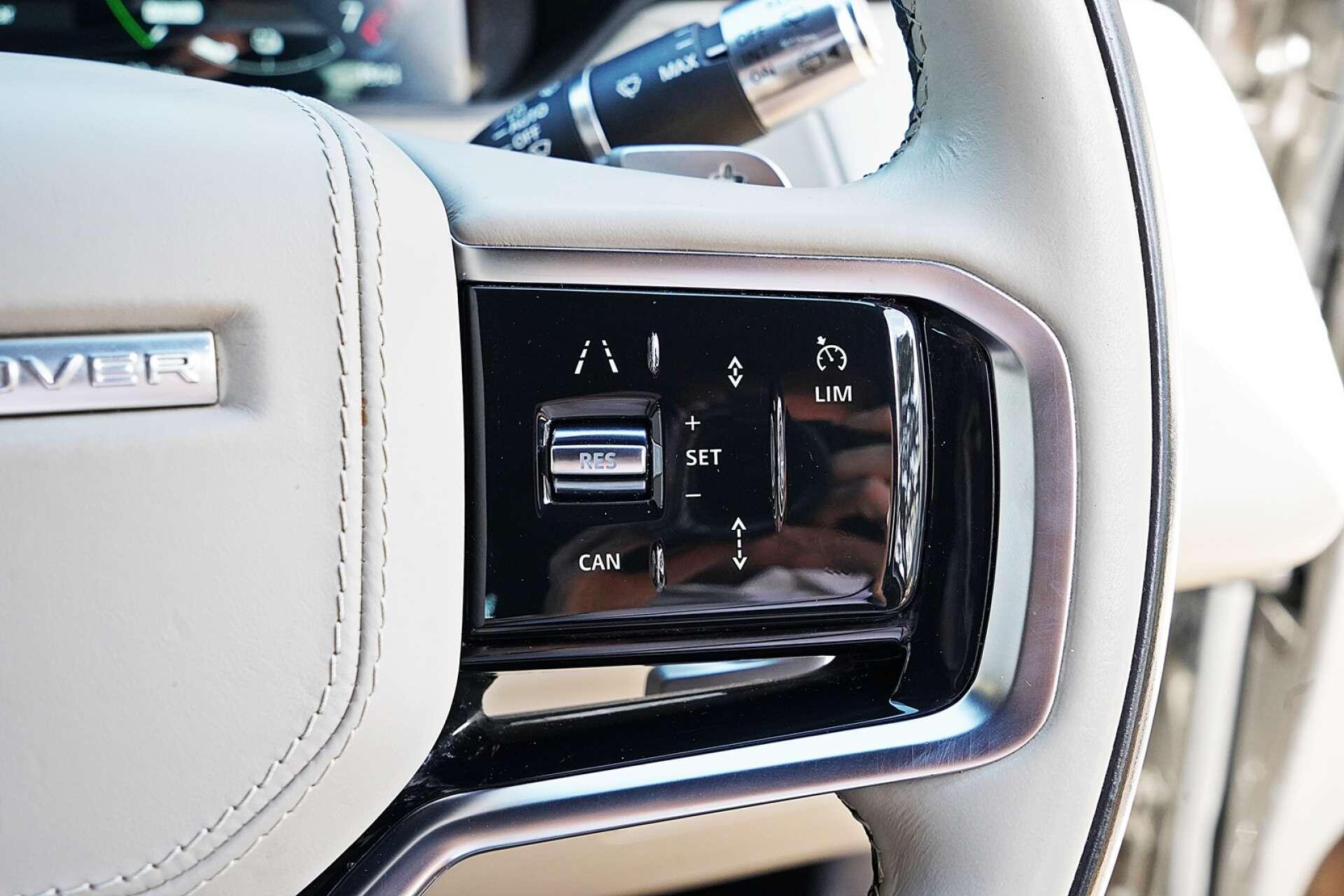 Land Rover Range Rover Velar view 30