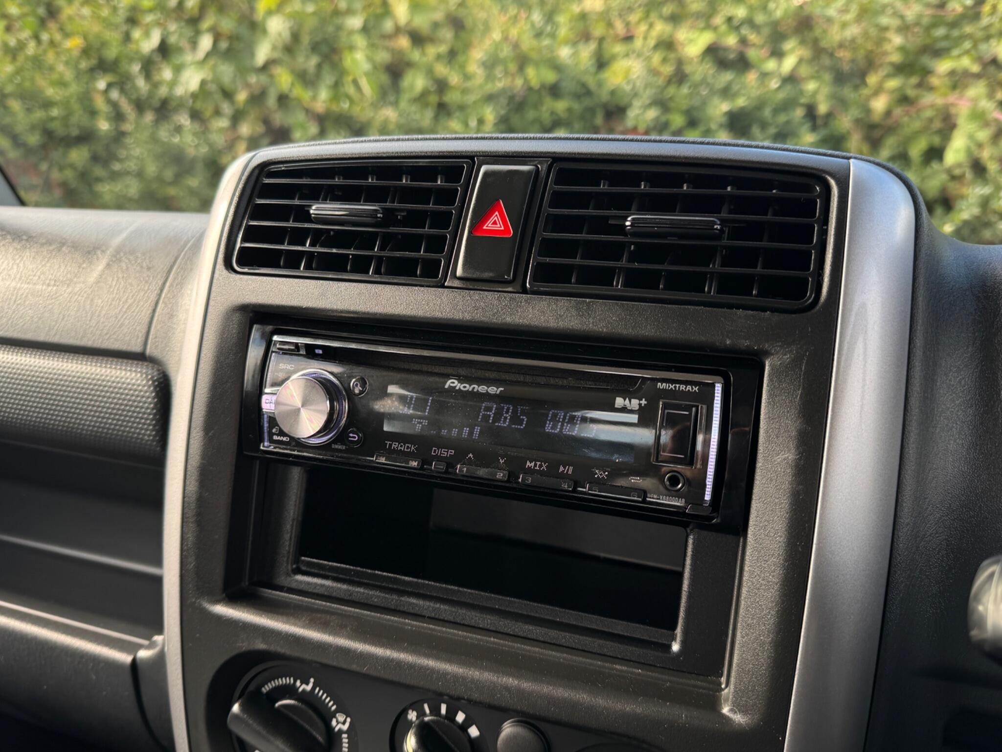 Suzuki Jimny view 30