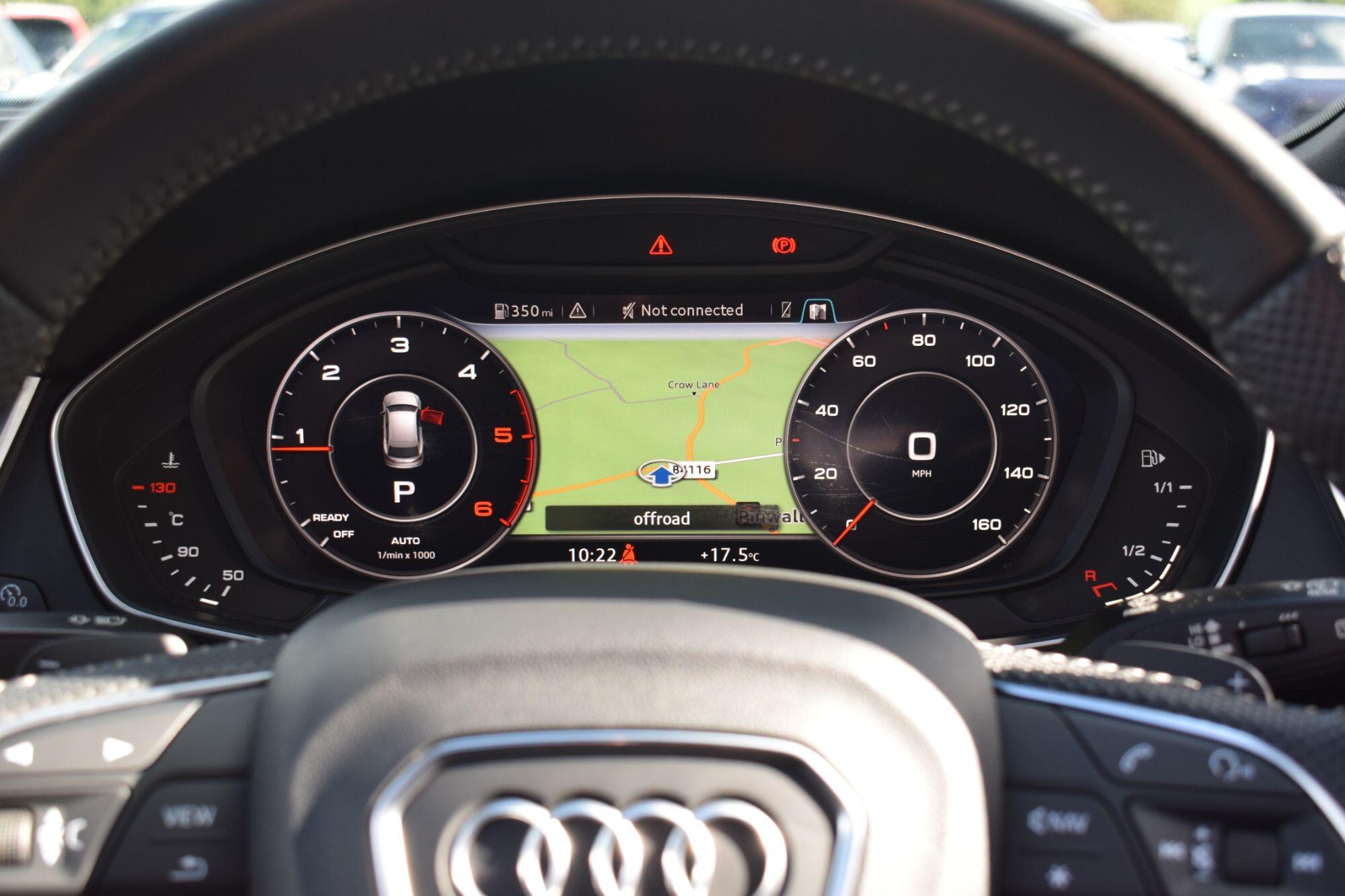 Audi Q5 view 16