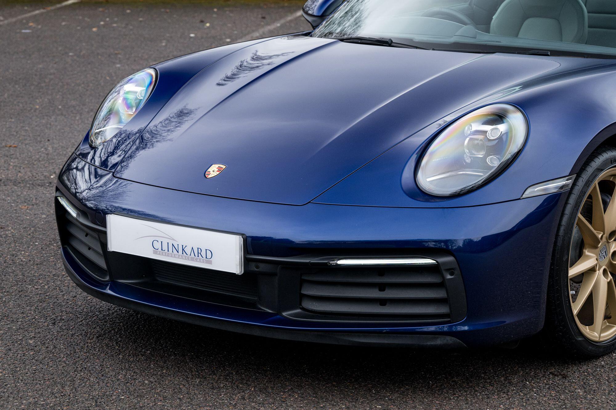 Porsche 911 view 27