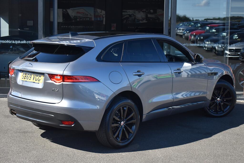 Jaguar F-Pace view 7