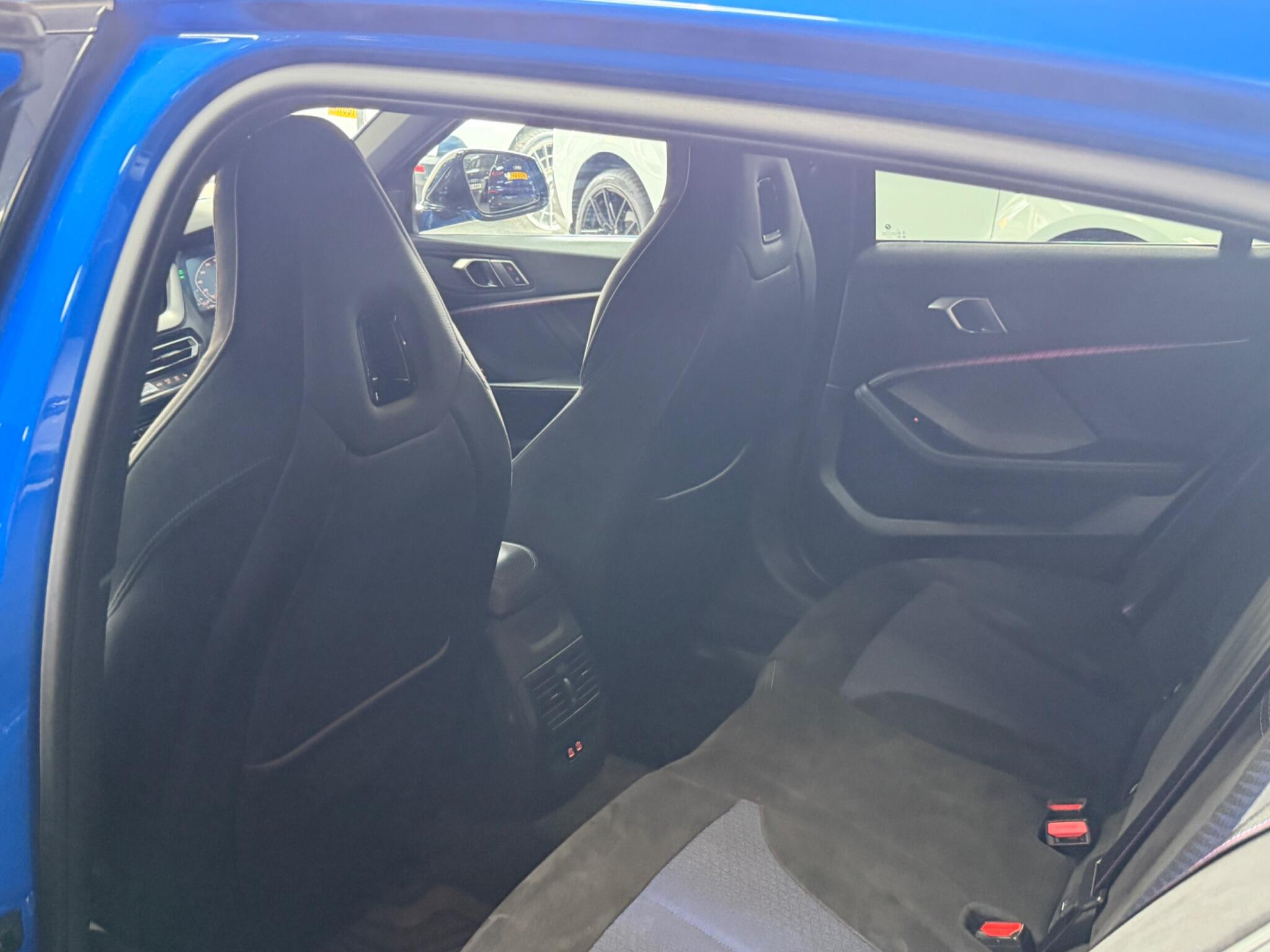 BMW 1 Series view 21