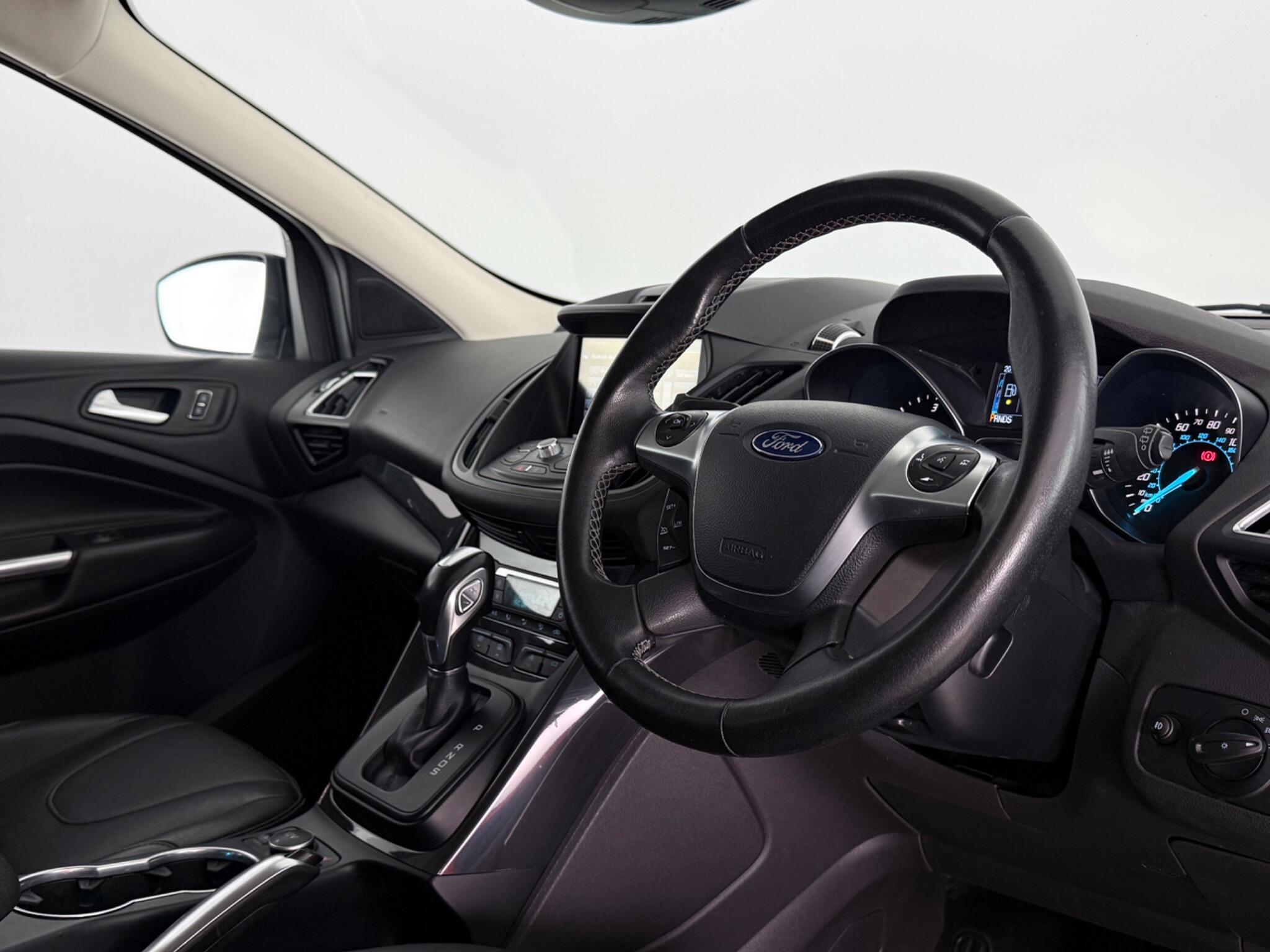 Ford Kuga view 3