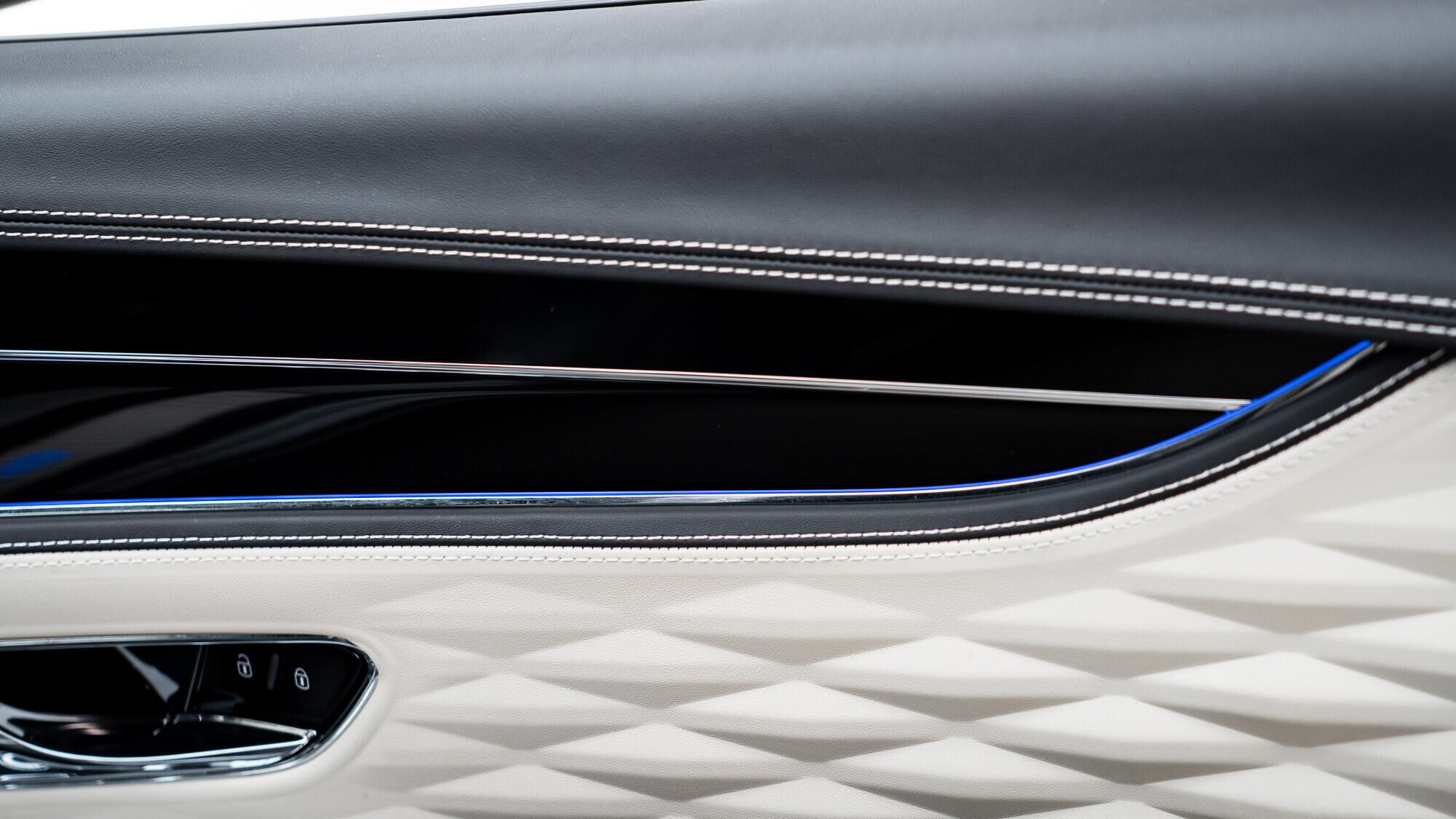 Bentley Flying Spur view 50