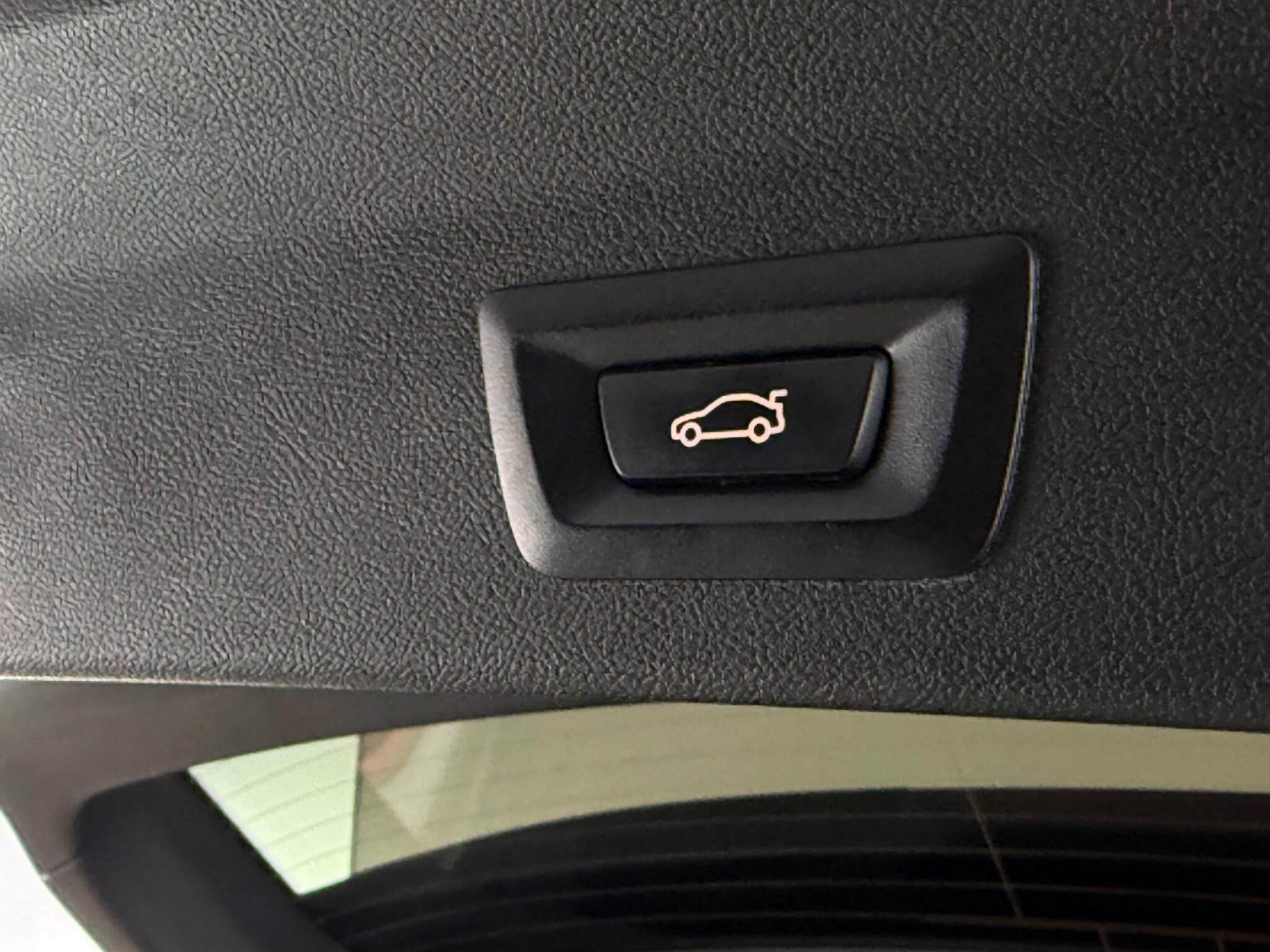 BMW X3 view 10