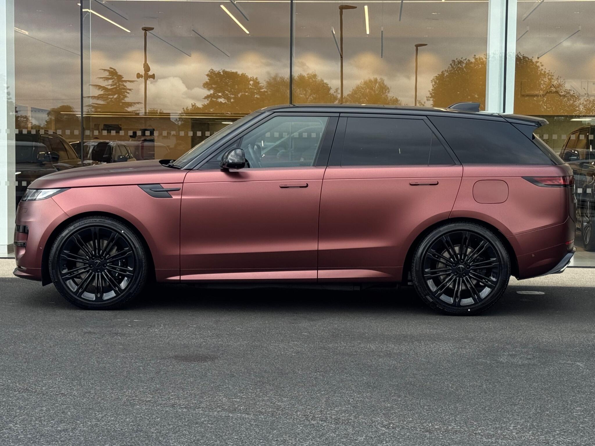 Land Rover Range Rover Sport view 4