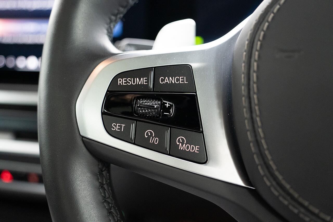 BMW X5 view 22