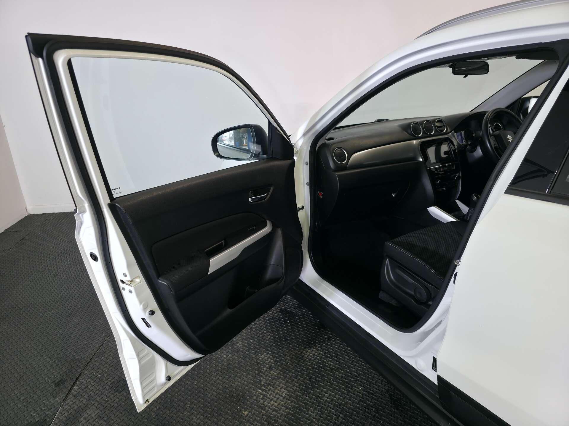 Suzuki Vitara view 53