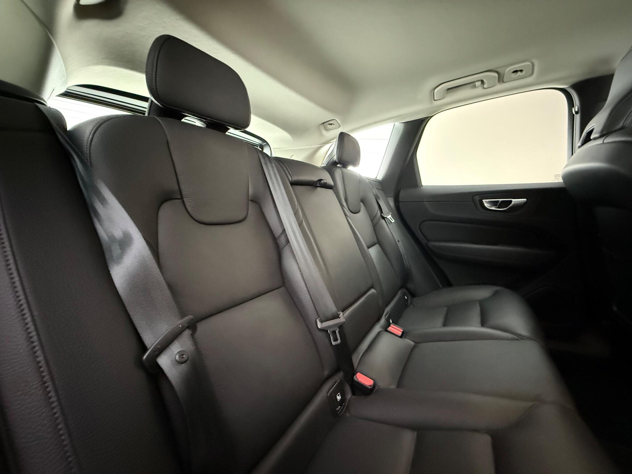 Volvo XC60 view 27